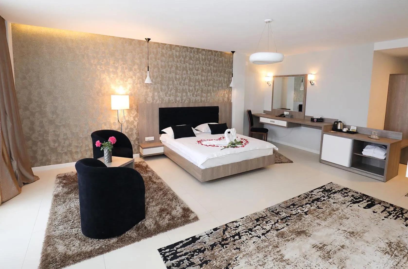 Bedroom, Bed in MELISS EVENTS