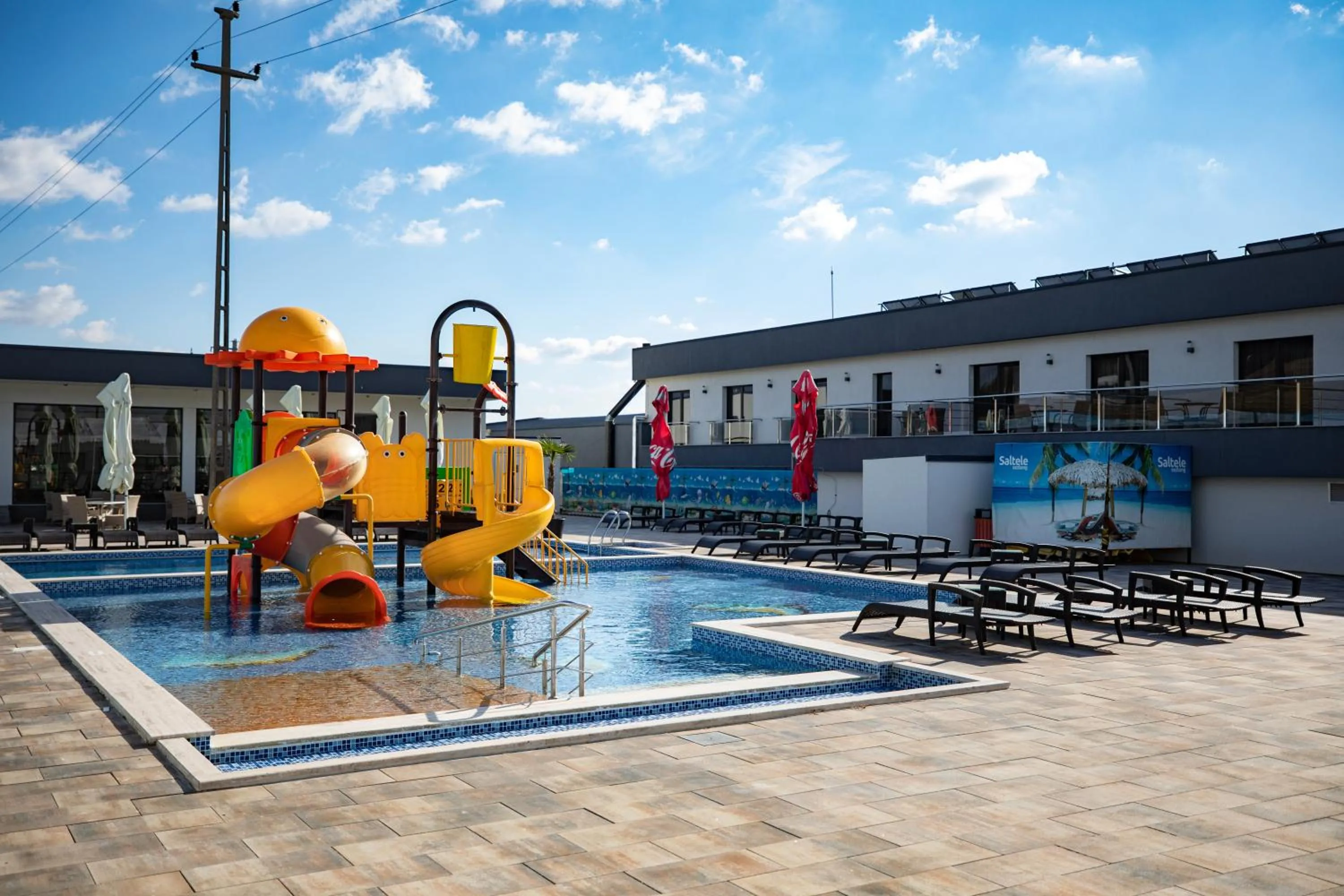 Swimming pool in MELISS EVENTS