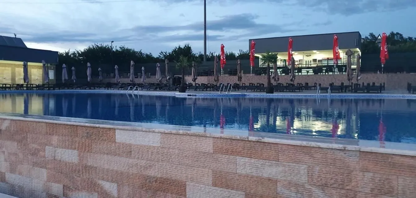 Swimming pool in MELISS EVENTS