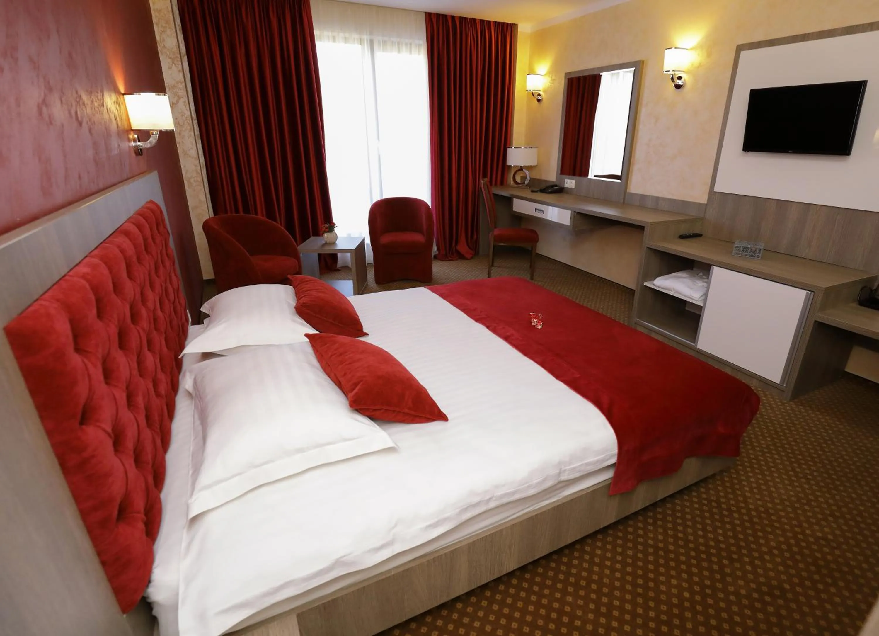 Photo of the whole room, Bed in MELISS EVENTS