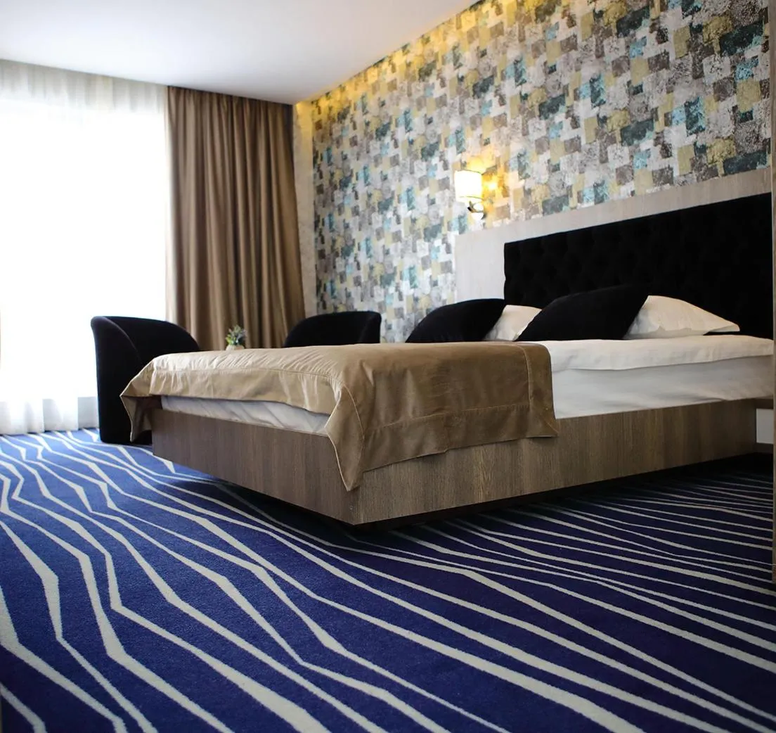 Photo of the whole room, Bed in MELISS EVENTS