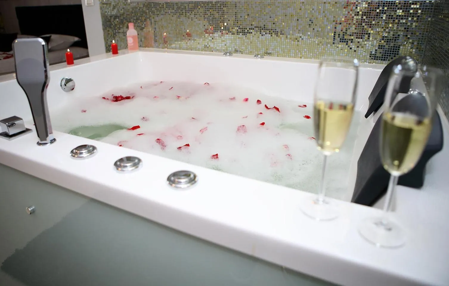 Hot Tub in MELISS EVENTS