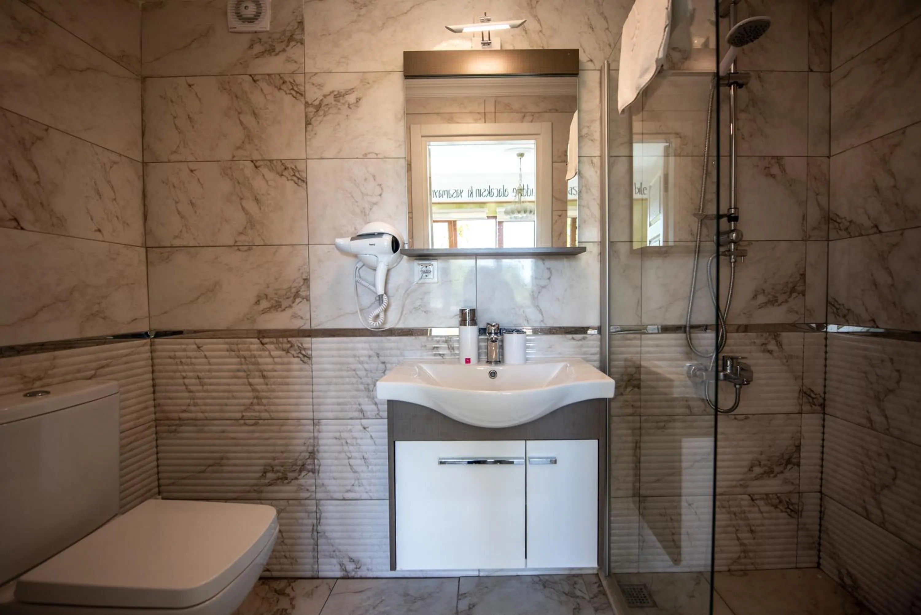 Beyaz Ev Agva - Adult only +15