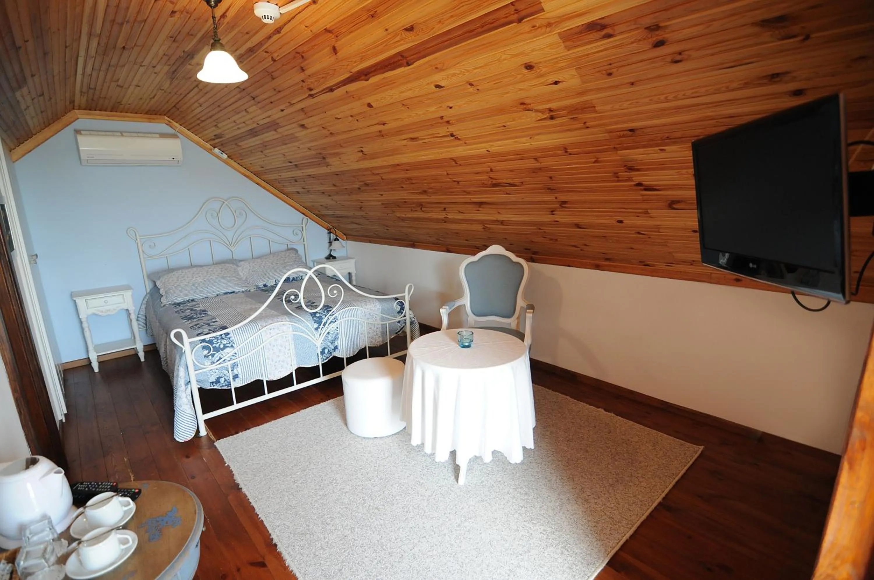 Photo of the whole room in Beyaz Ev Agva - Adult only +15