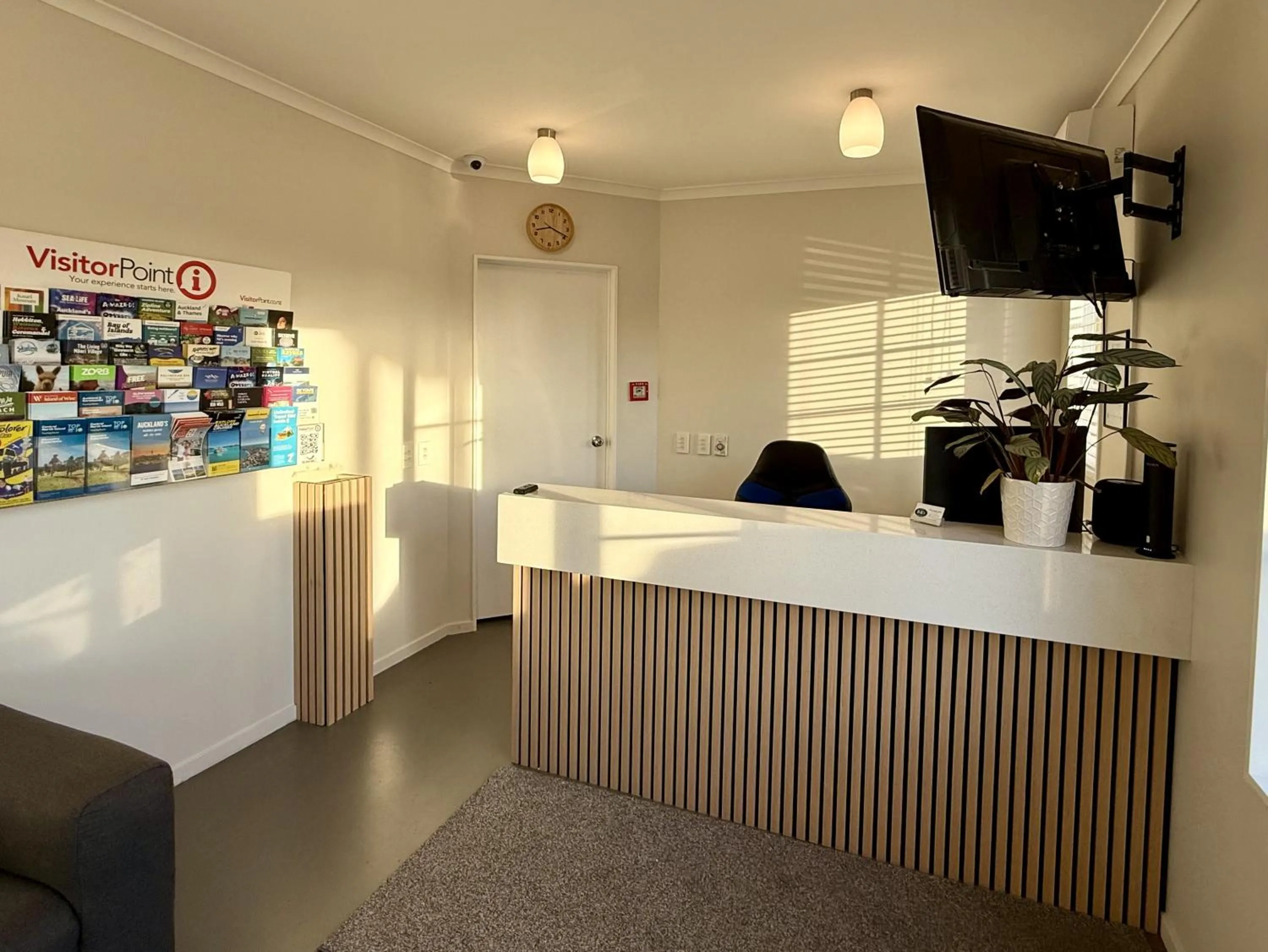 Lobby or reception in BKs Pioneer Motel