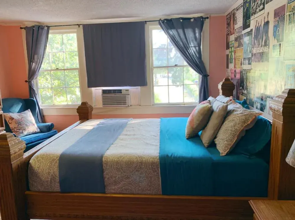 Deluxe Double Room with Balcony in Blue Moon Guest House Deluxe Double Room with Balcony in Blue Moon Guest House