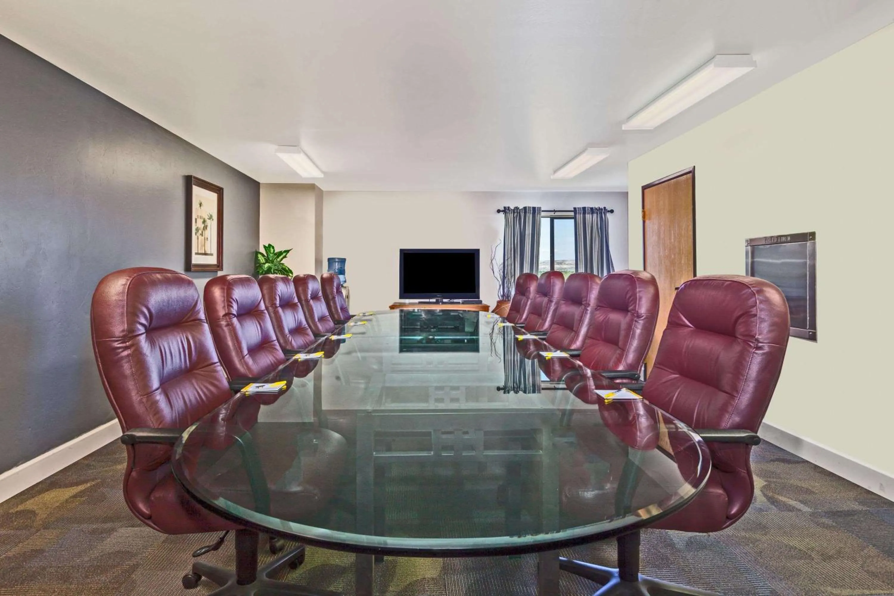 Meeting/conference room in Days Inn by Wyndham Camp Verde Arizona