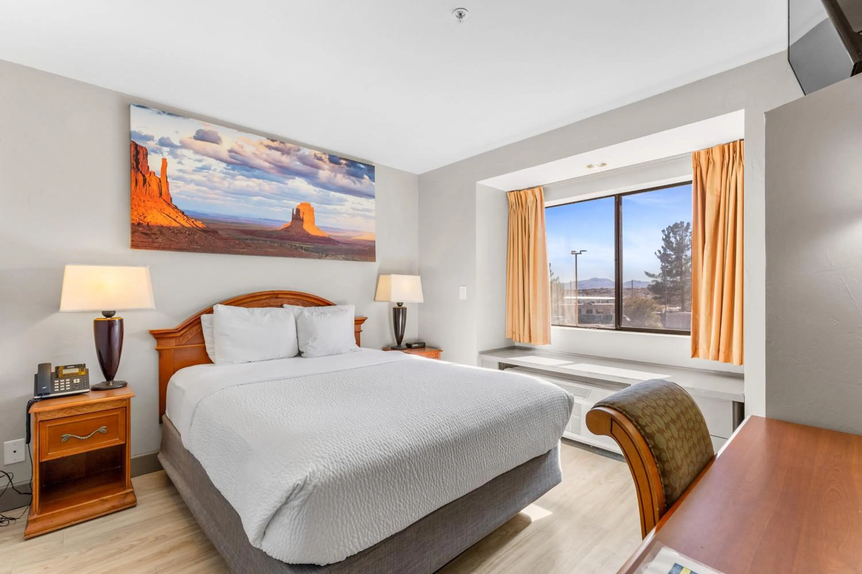 Photo of the whole room, Bed in Days Inn by Wyndham Camp Verde Arizona