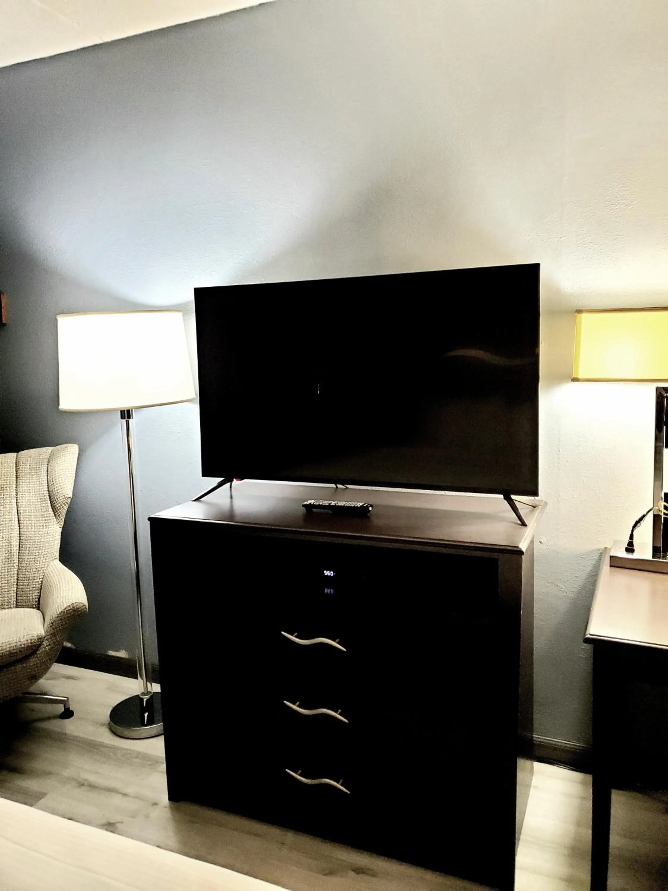 TV and multimedia in Baymont by Wyndham London KY