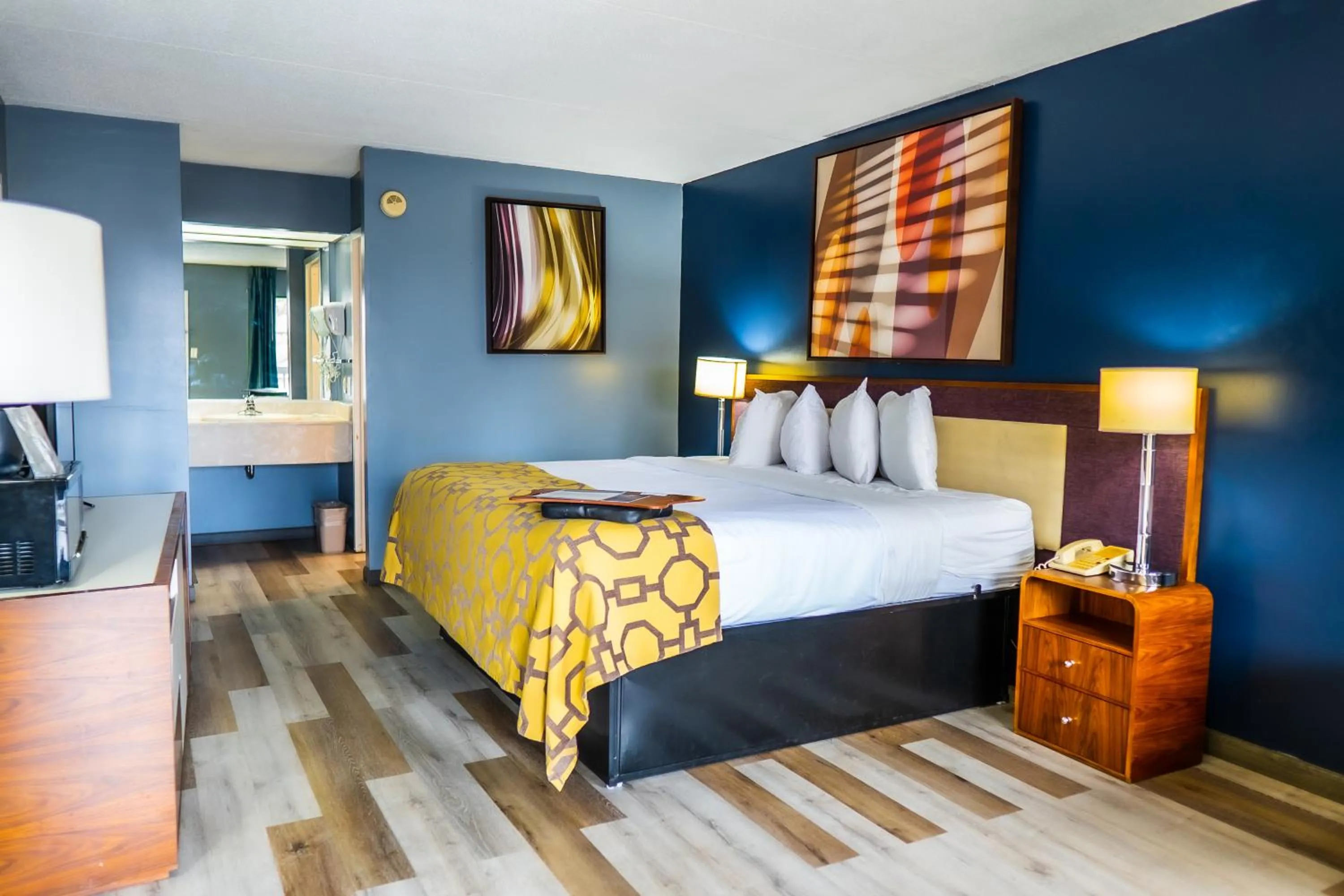 Bed in Baymont by Wyndham London KY