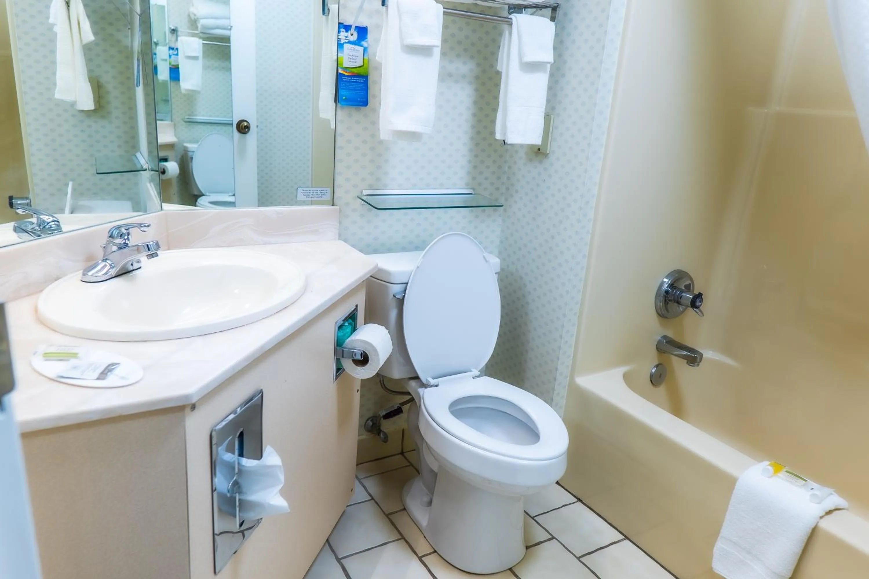 Shower in Baymont by Wyndham London KY