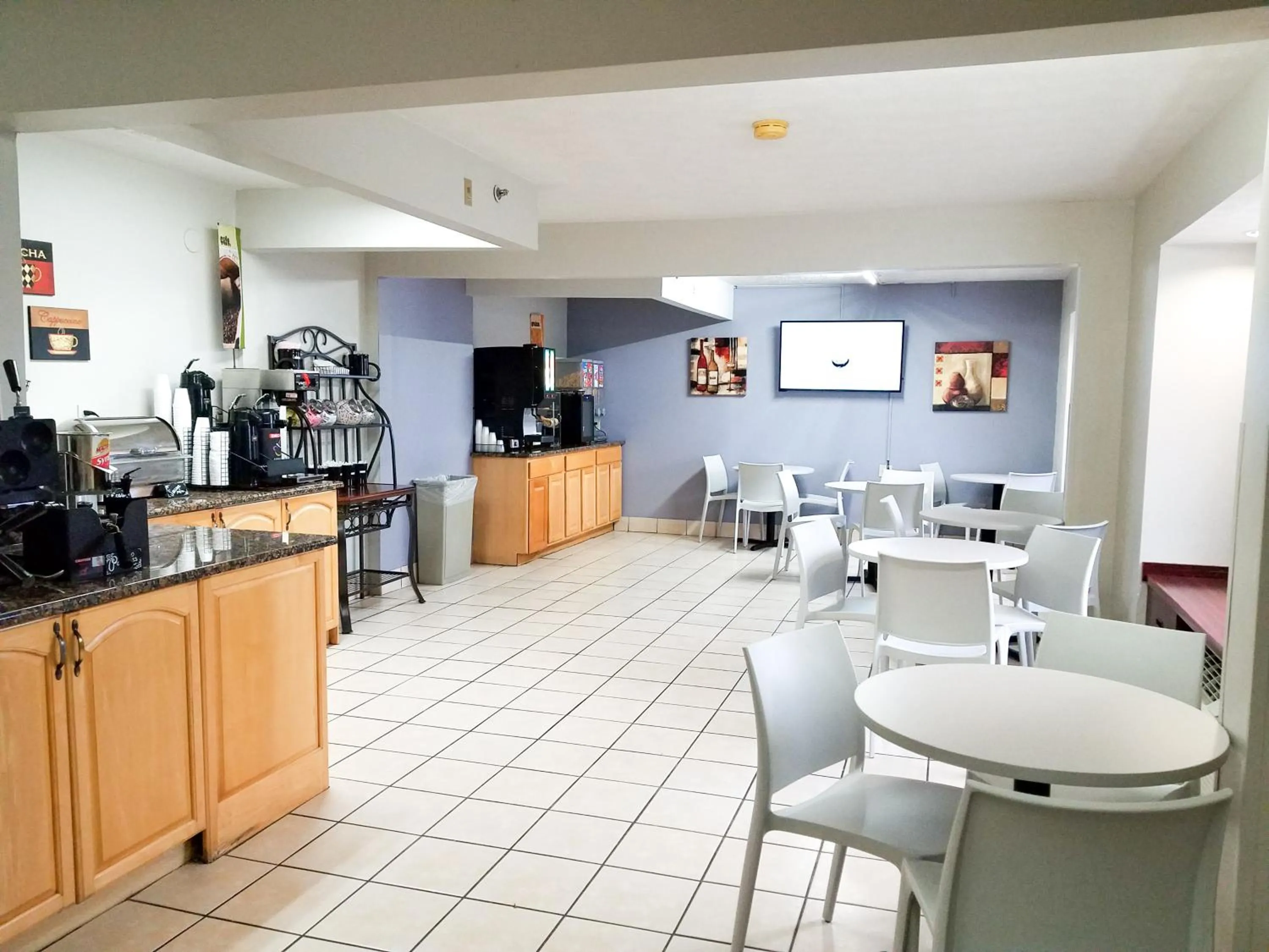 Breakfast in Microtel Inn & Suites by Wyndham London