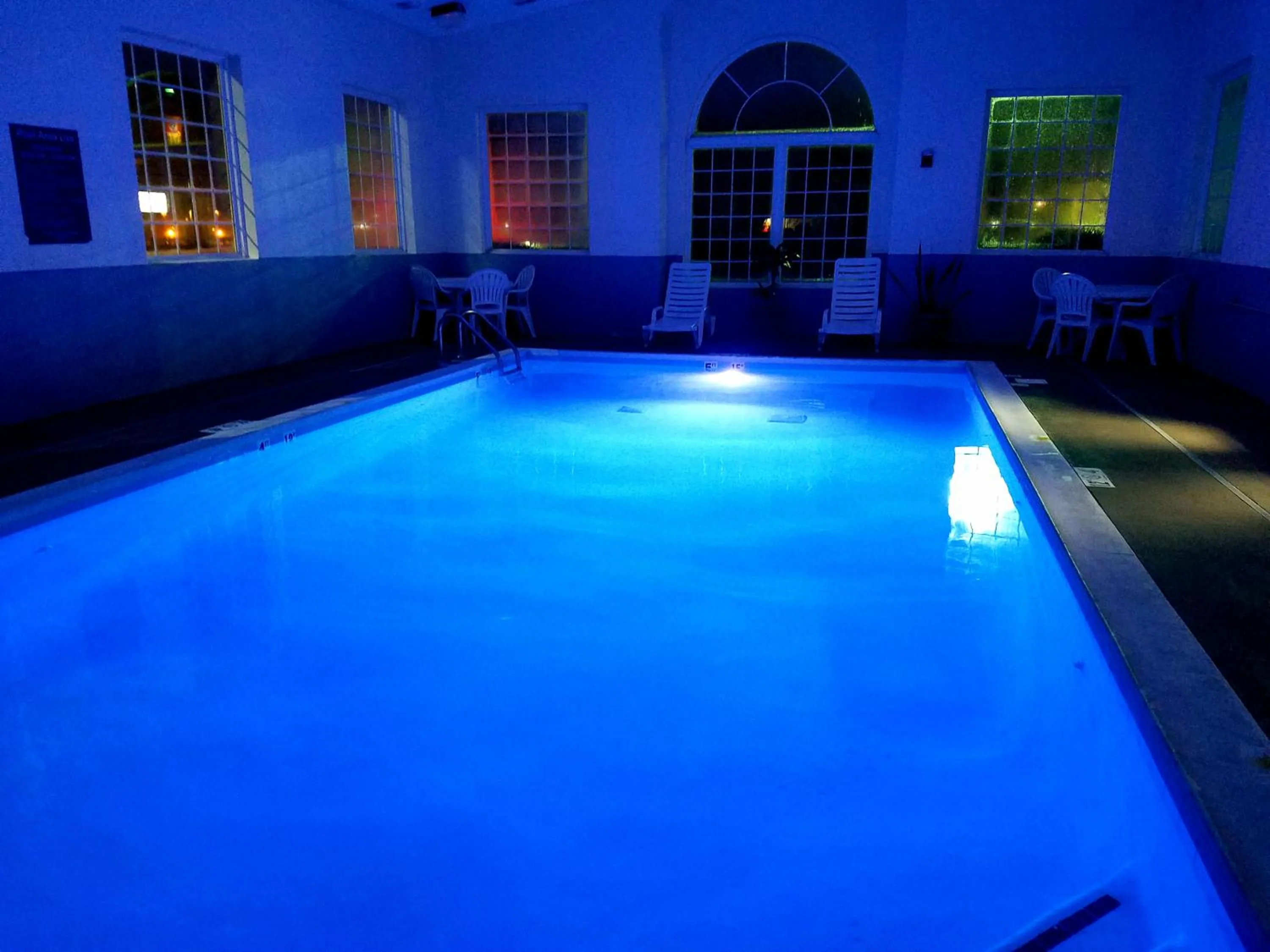 Pool view in Microtel Inn & Suites by Wyndham London
