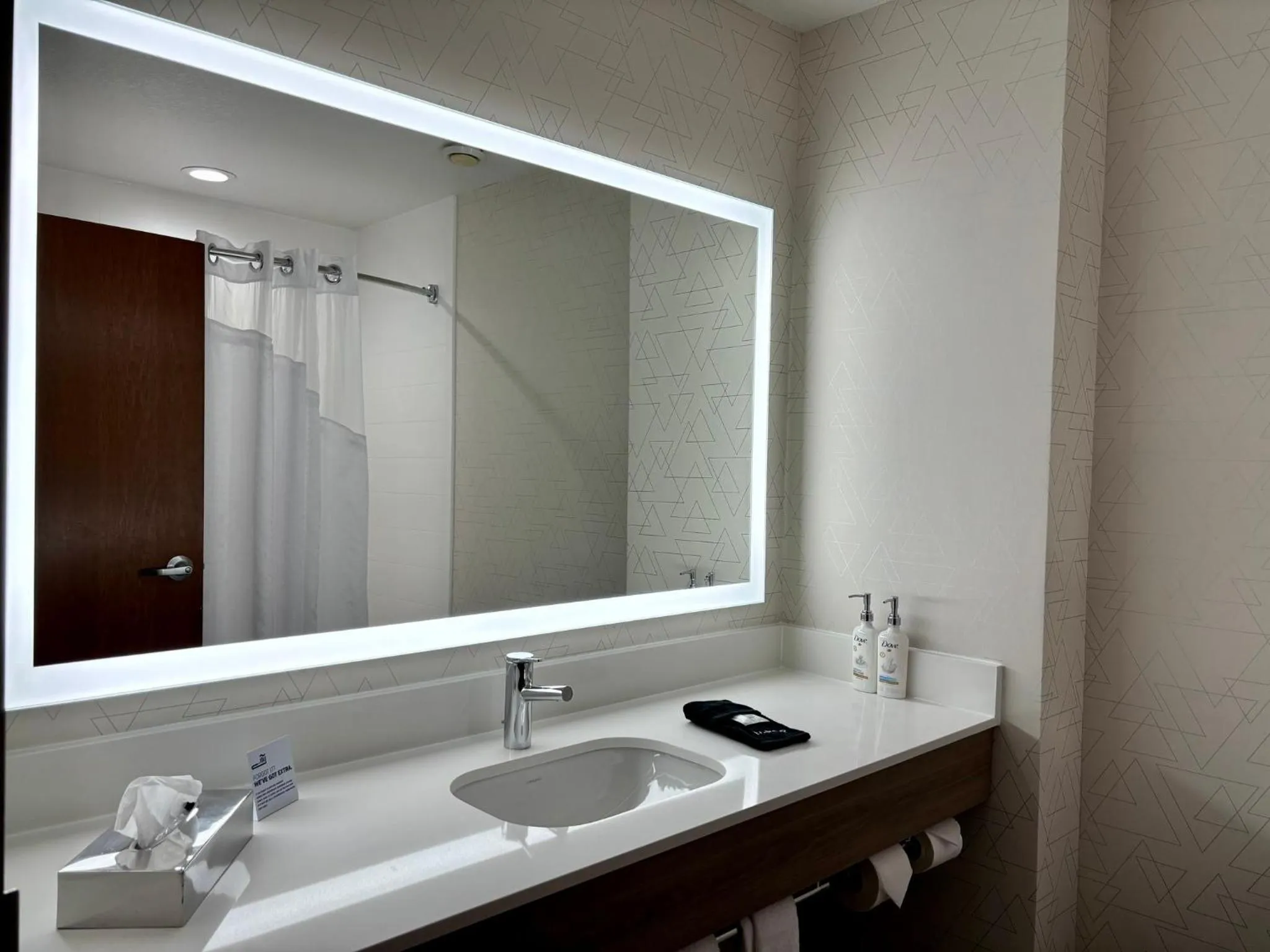 Photo of the whole room in Holiday Inn Express Hotel and Suites Saint Robert by IHG