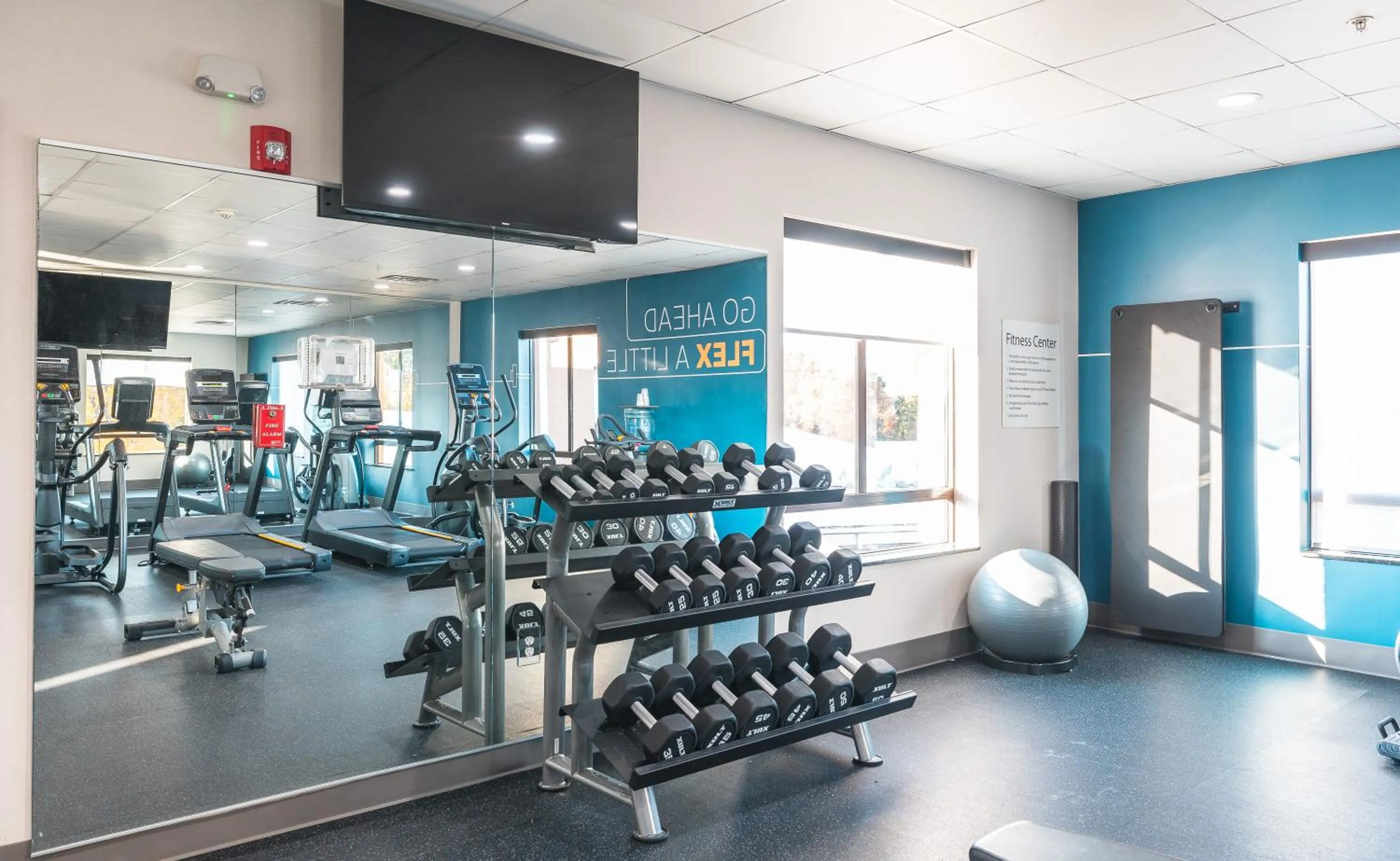 Fitness centre/facilities in Holiday Inn Express Hotel and Suites Saint Robert by IHG