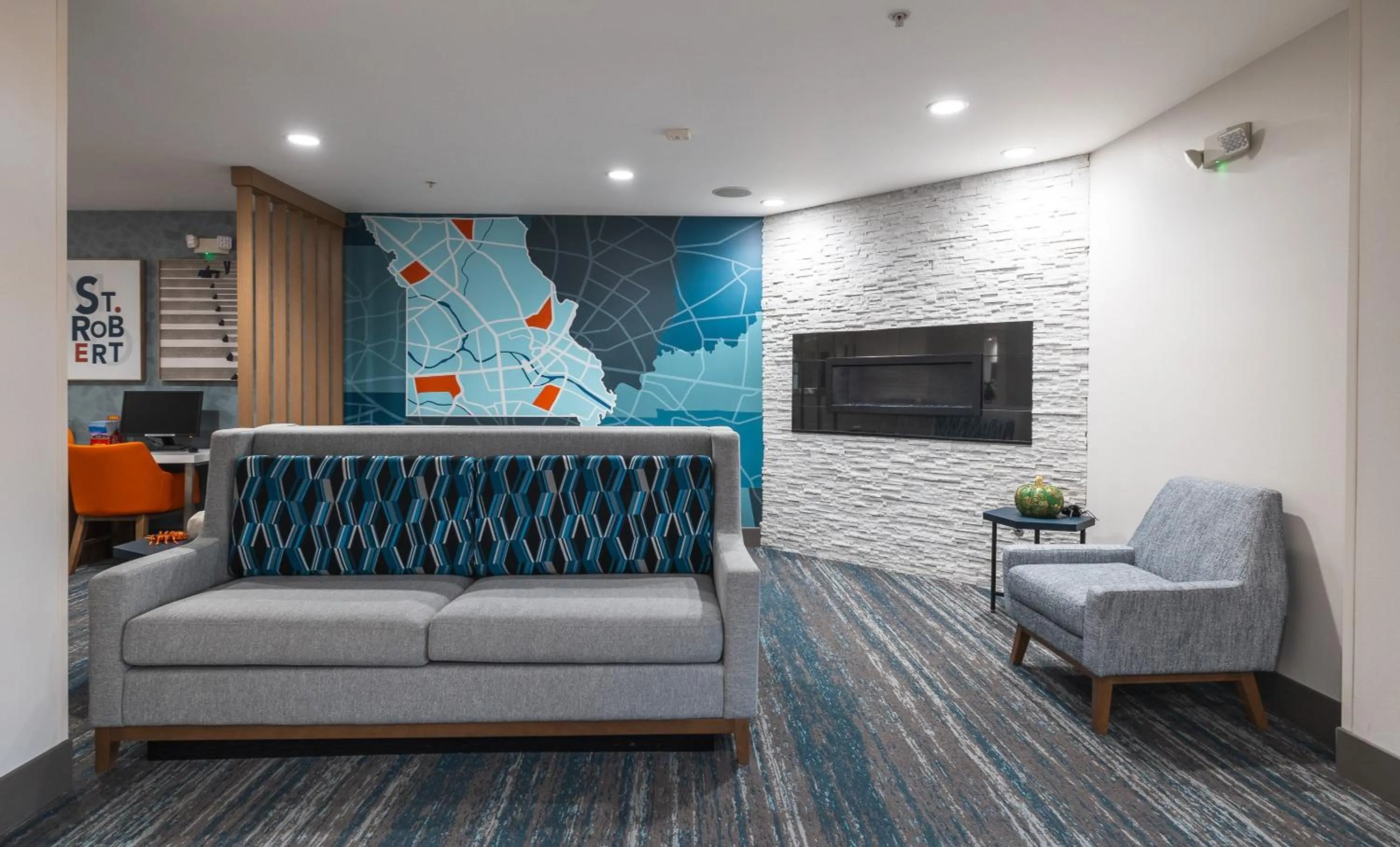 Property building in Holiday Inn Express Hotel and Suites Saint Robert by IHG