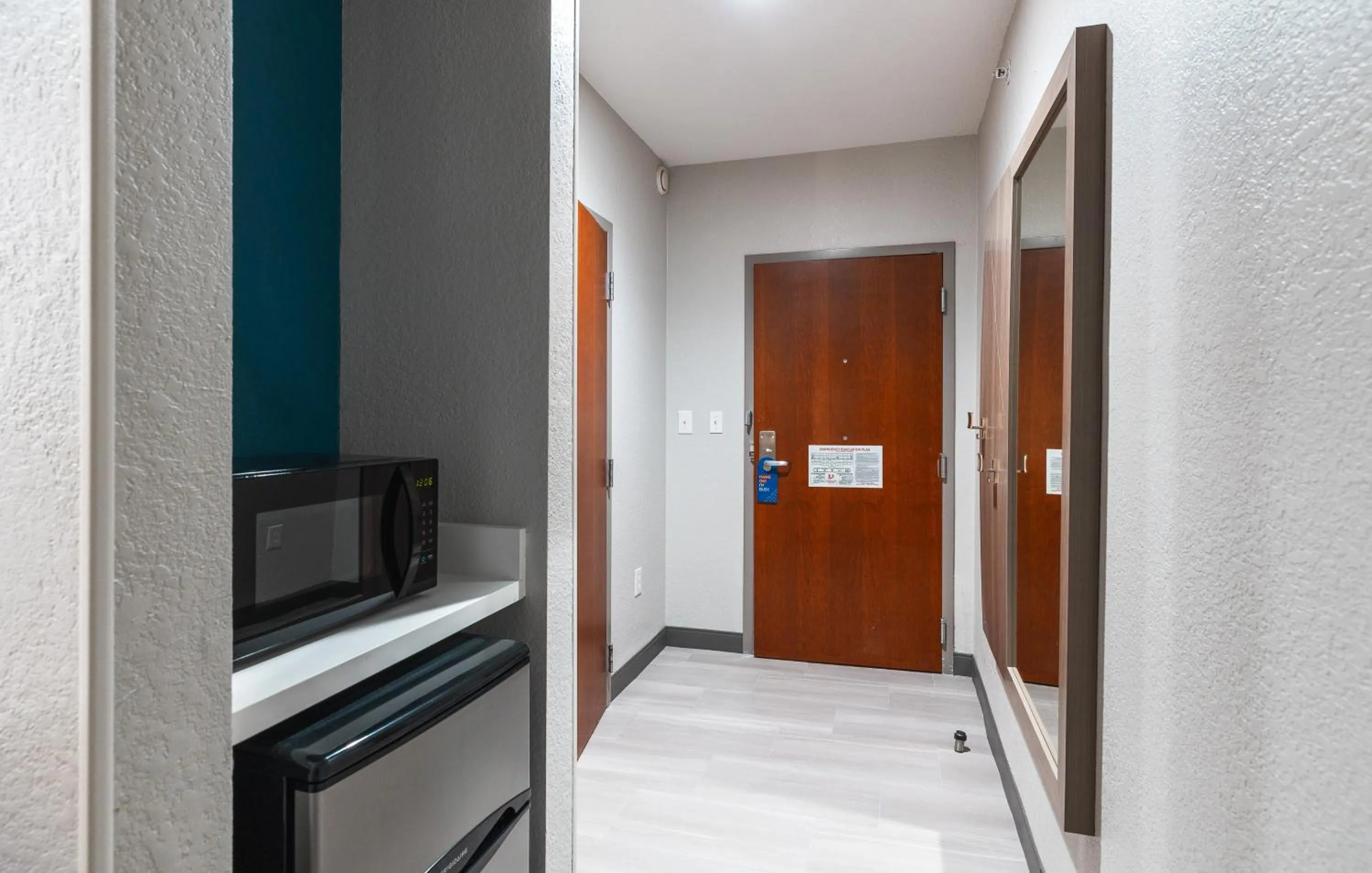 Photo of the whole room in Holiday Inn Express Hotel and Suites Saint Robert by IHG