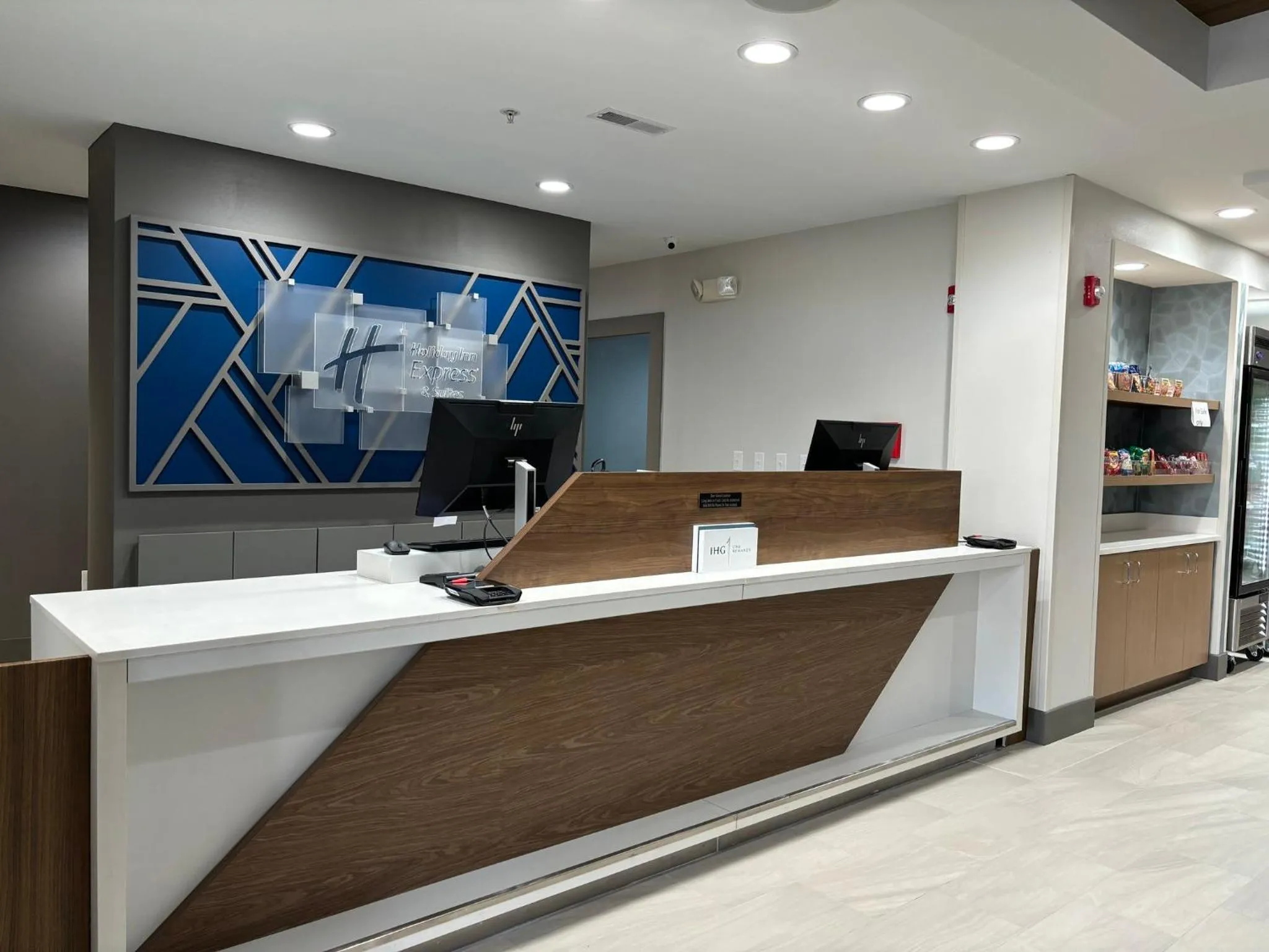 Property building in Holiday Inn Express Hotel and Suites Saint Robert by IHG