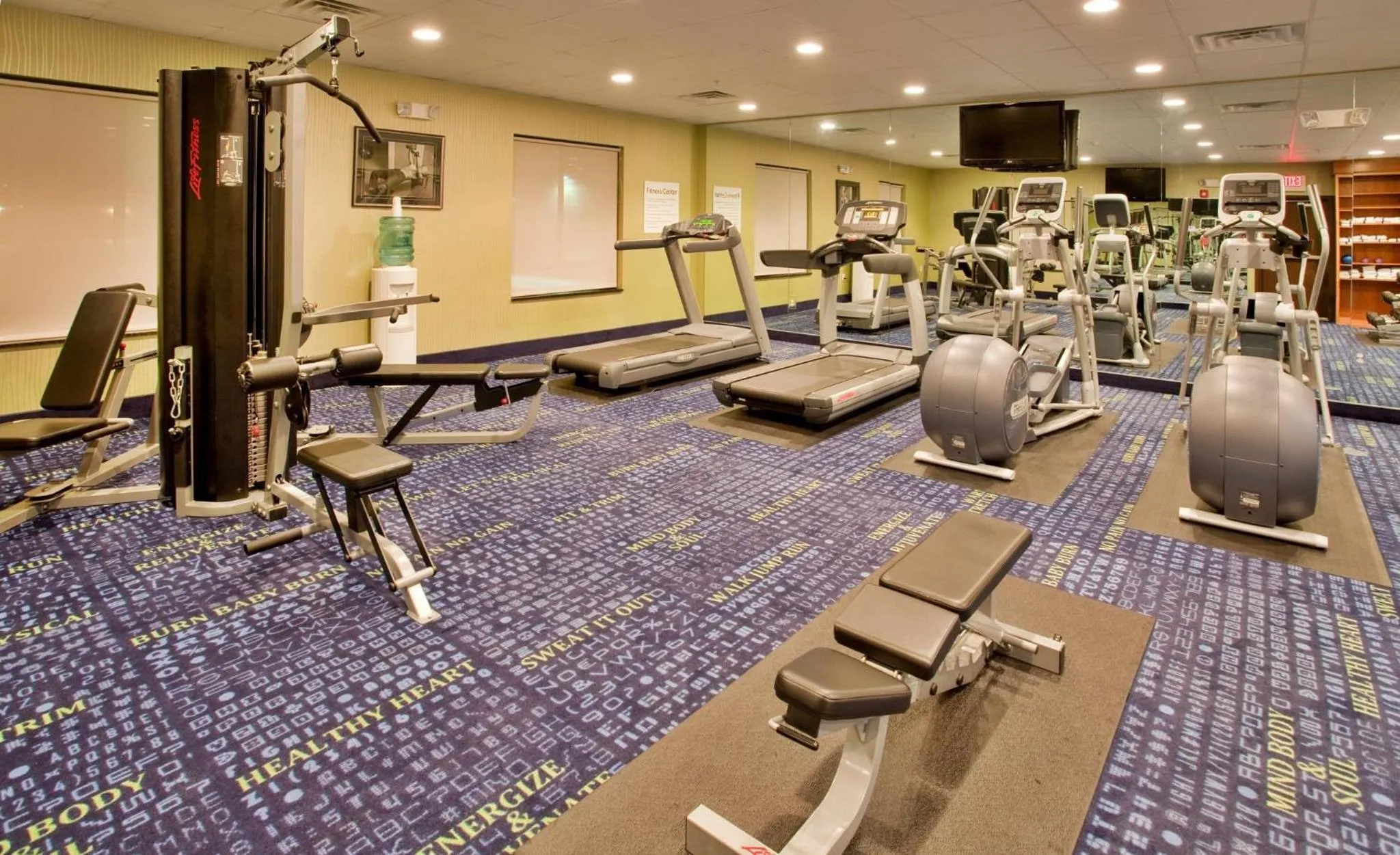 Fitness centre/facilities in Holiday Inn Express Hotel and Suites Saint Robert by IHG