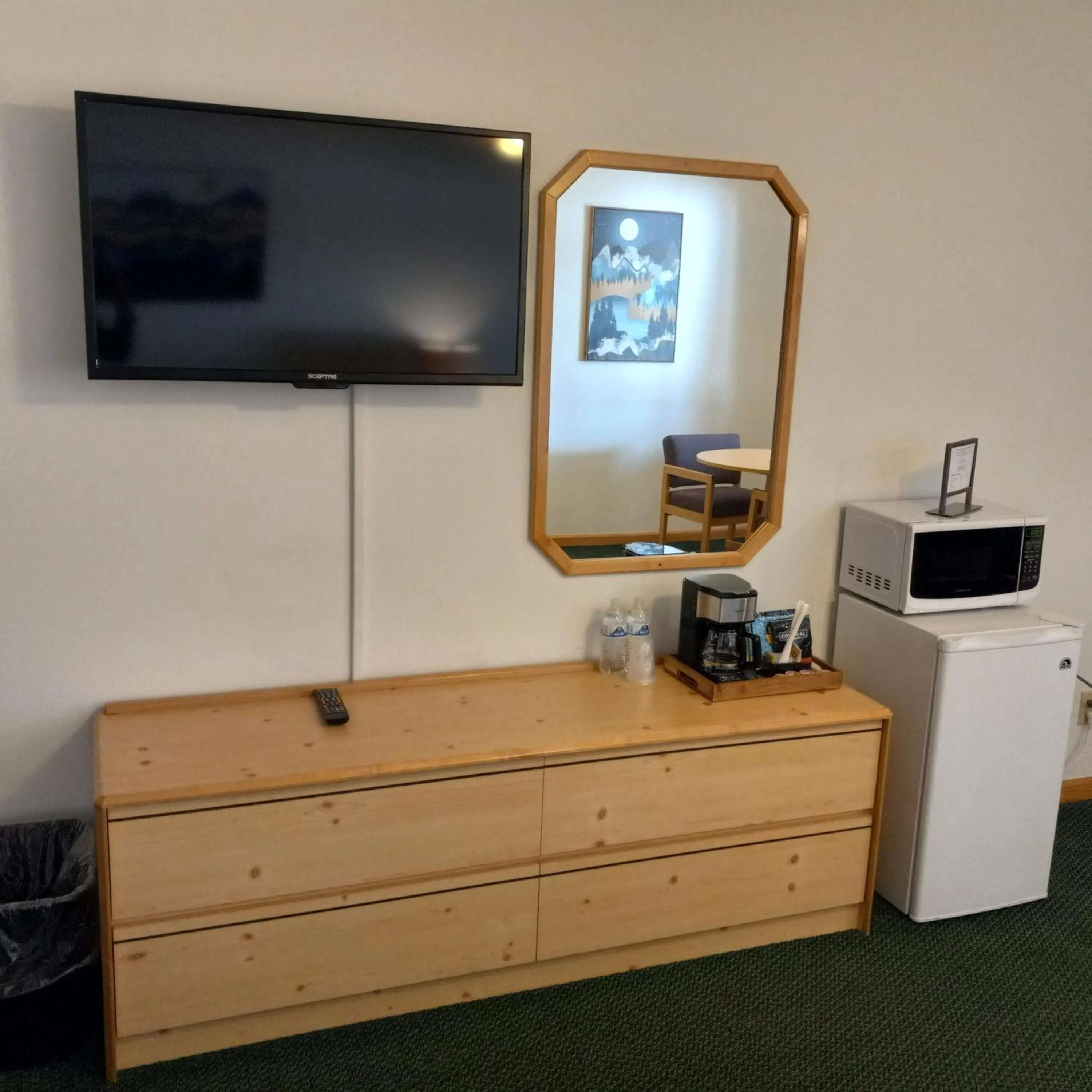 TV and multimedia in Lone Eagle Lodge