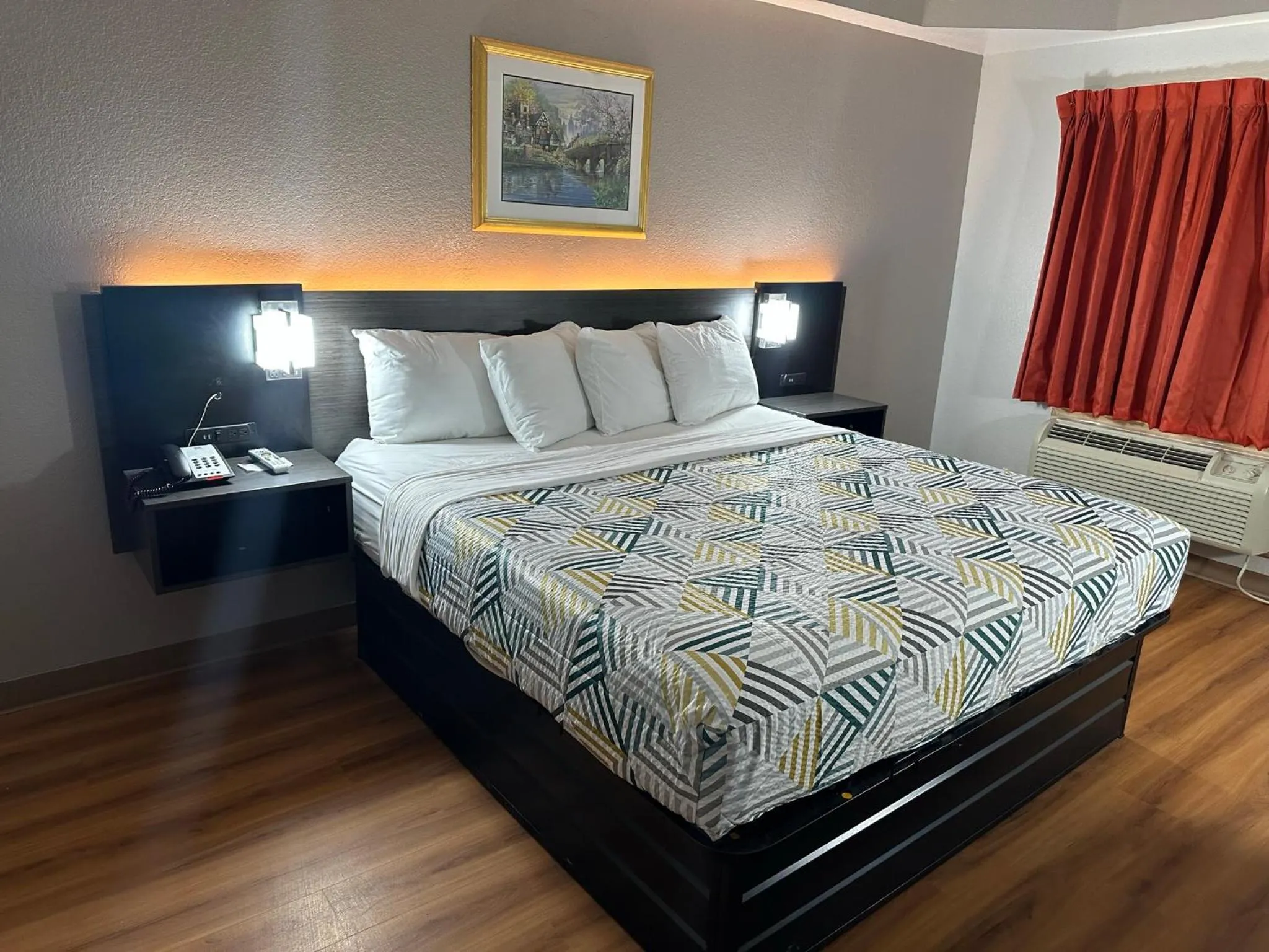 Bed in Motel 6 Alvarado TX