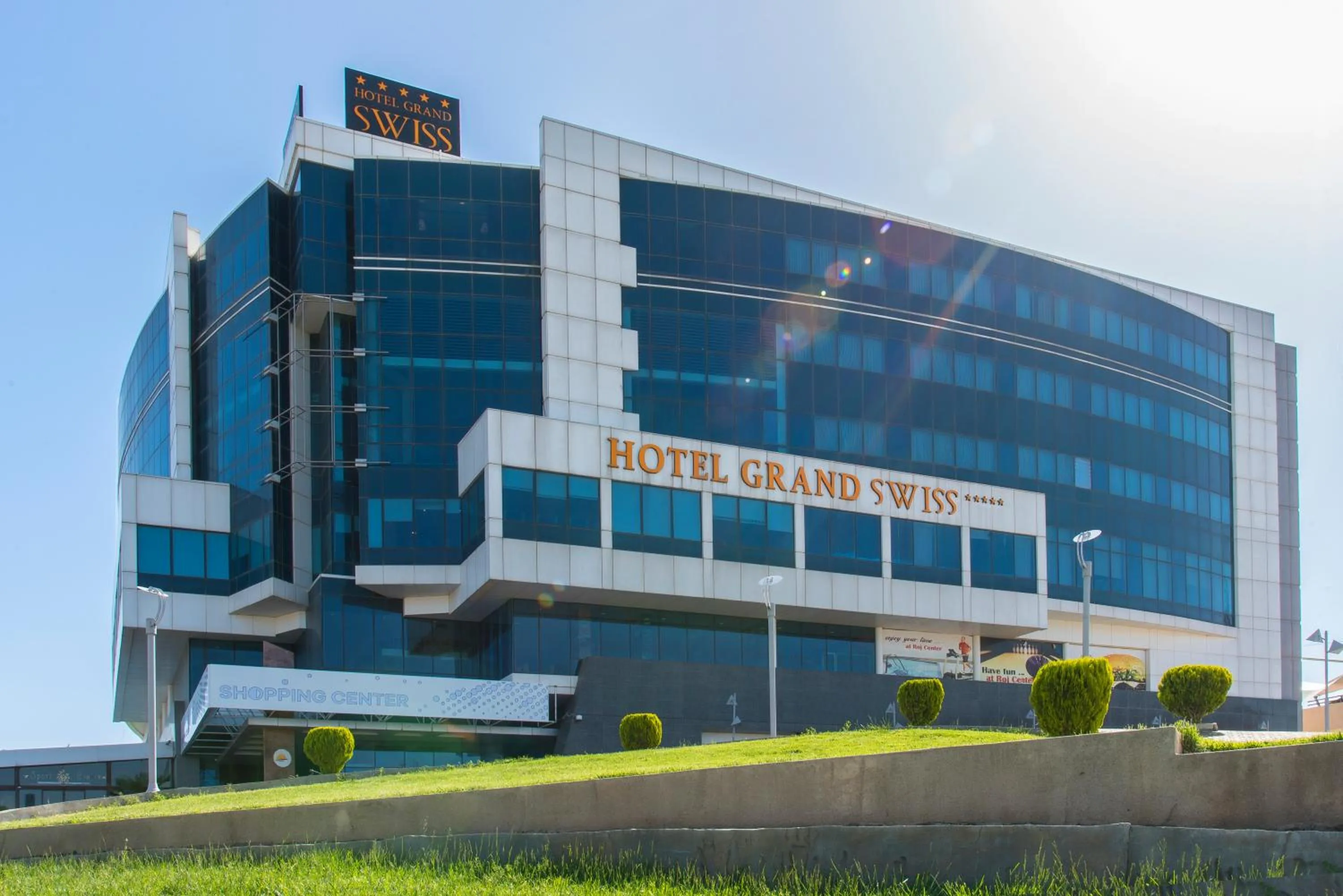 Property building in Hotel Grand Swiss