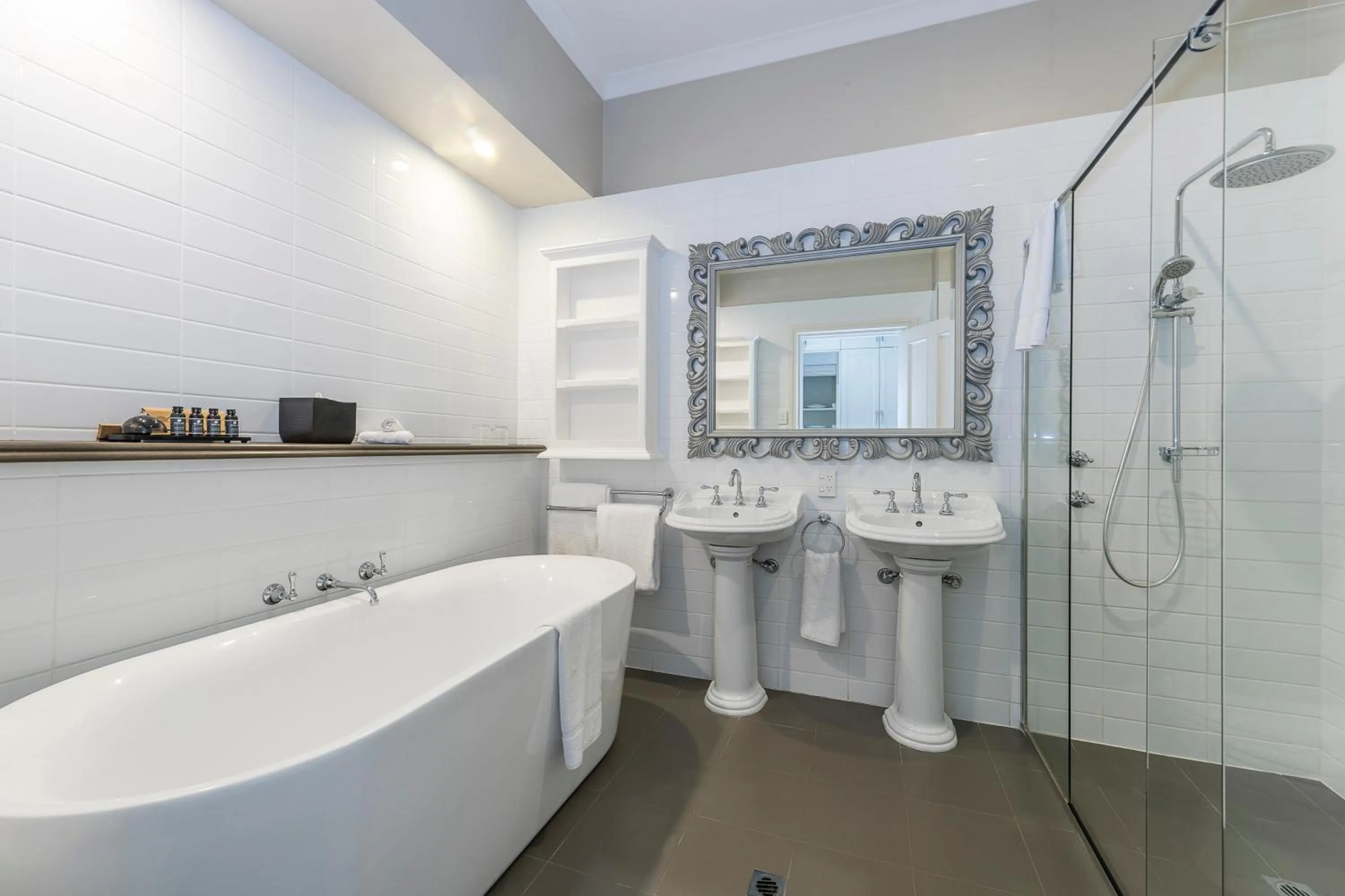Bathroom in Grand Mercure Basildene Manor