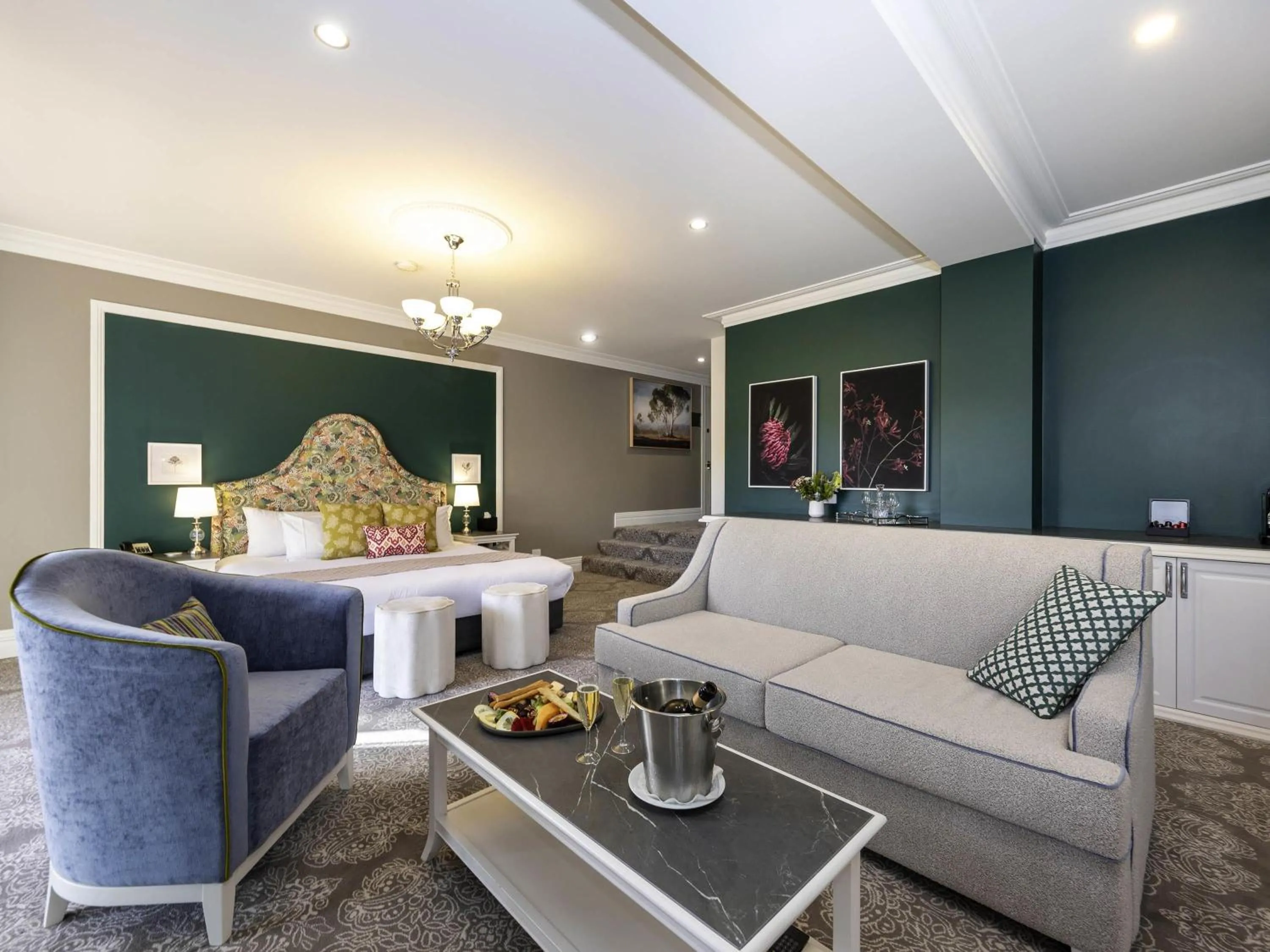 Photo of the whole room in Grand Mercure Basildene Manor