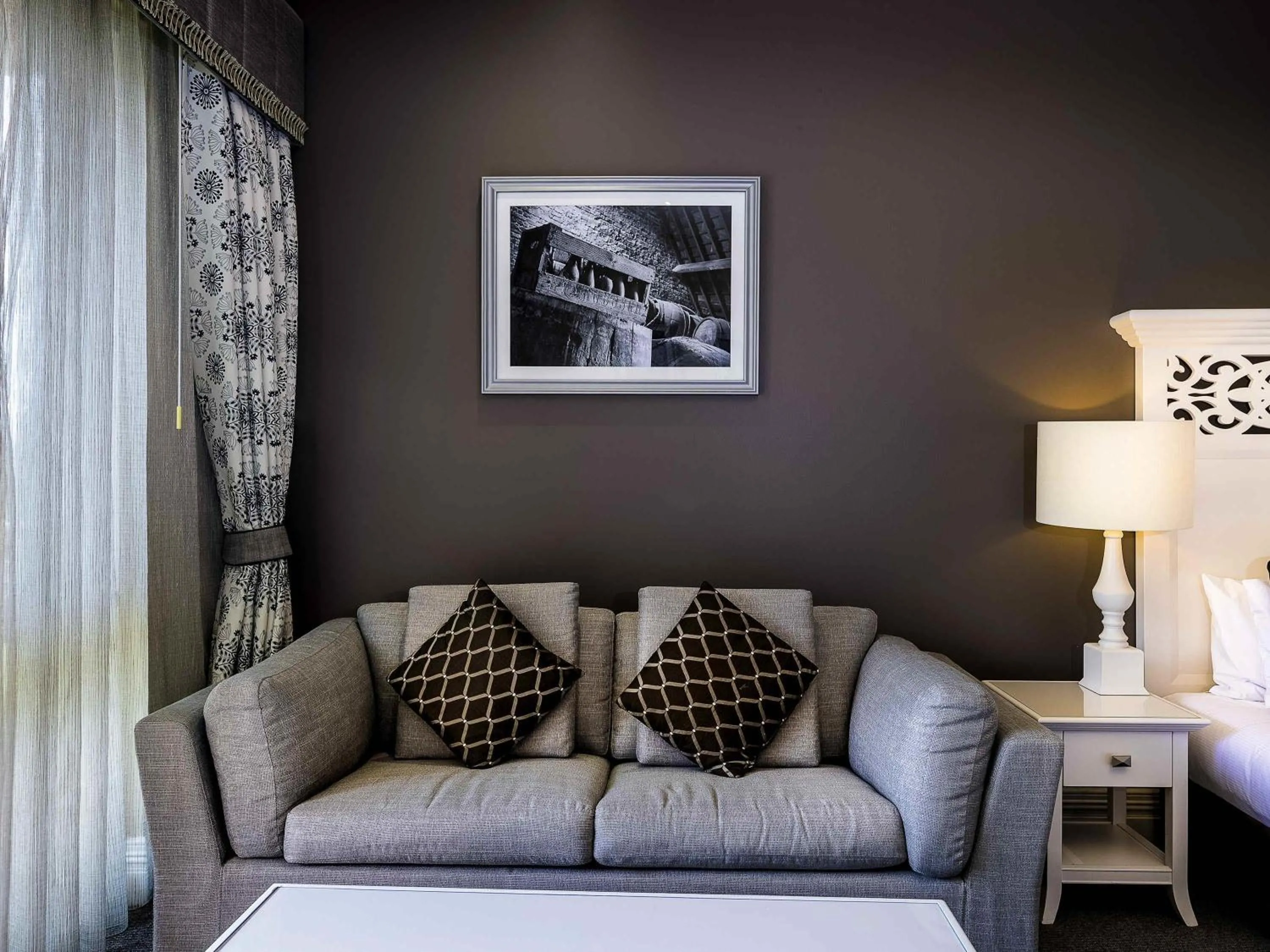 Bedroom in Grand Mercure Basildene Manor
