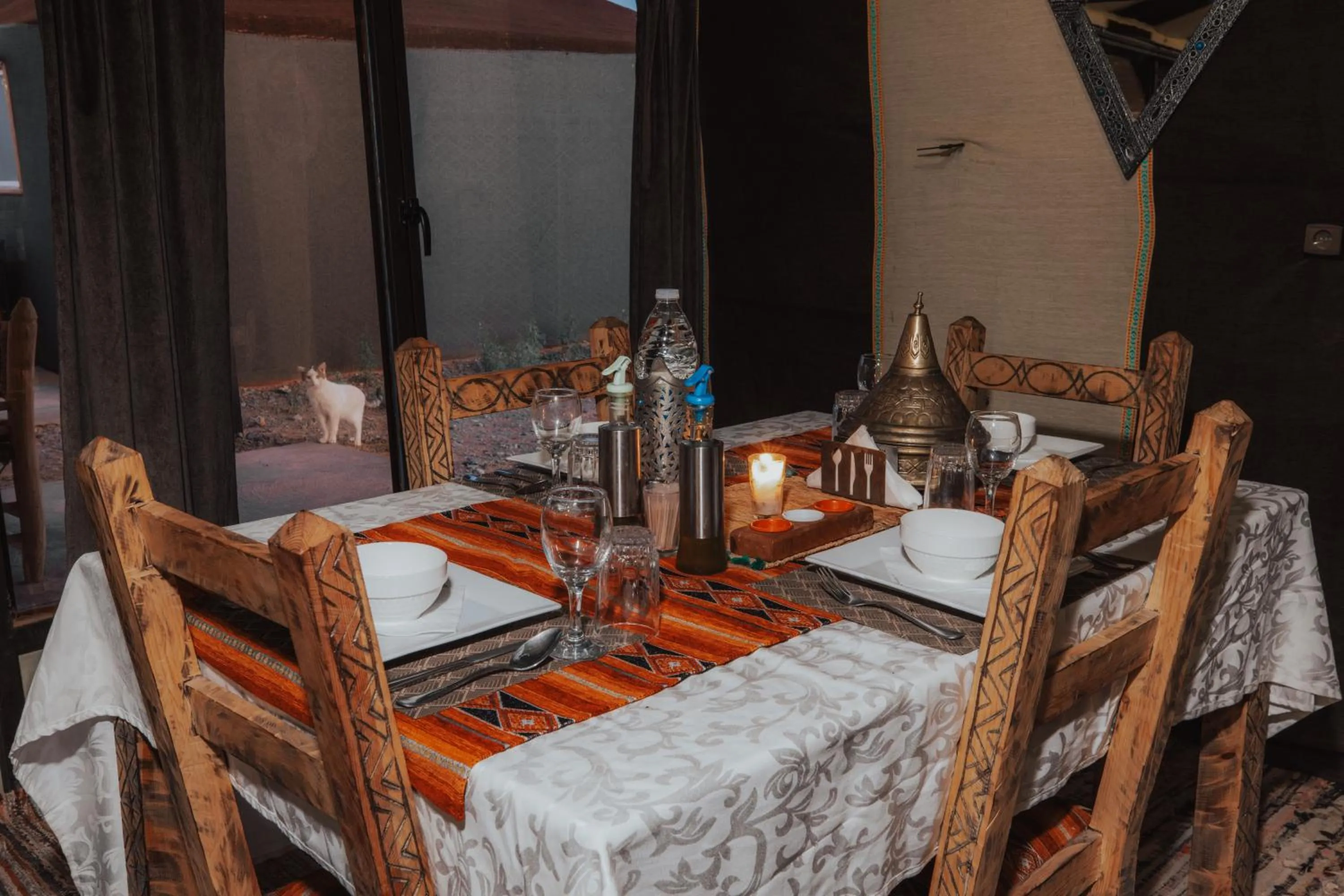 Restaurant/places to eat in Tassili Luxury Desert Camp