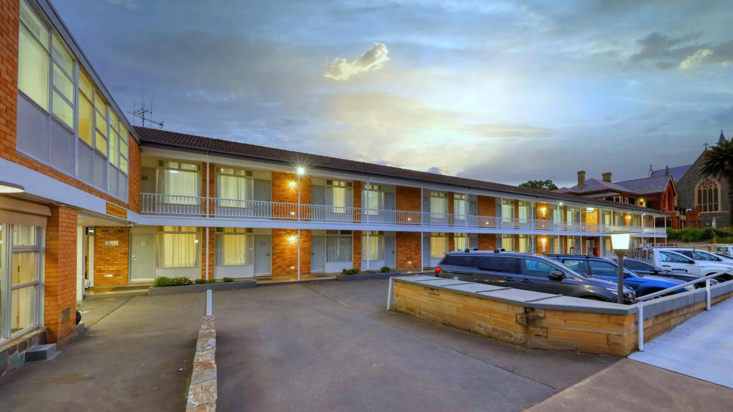 Property building in Goulburn Central Motel