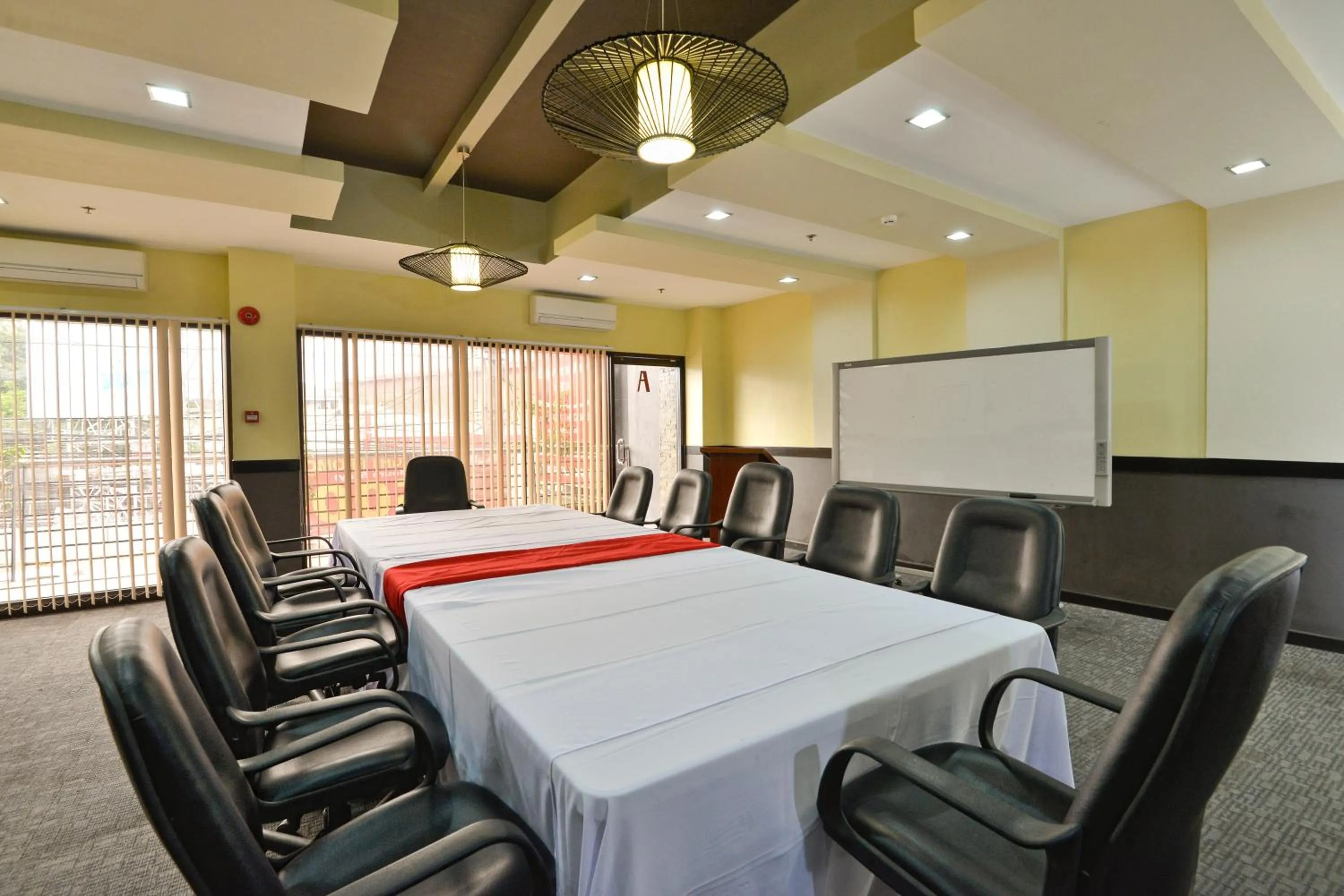 Business facilities in Express Inn Cebu Mabolo