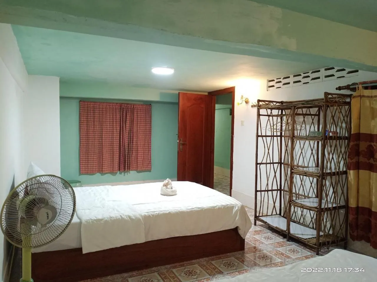 Bedroom, Bed in Silver Dolphin Guesthouse & Restaurant