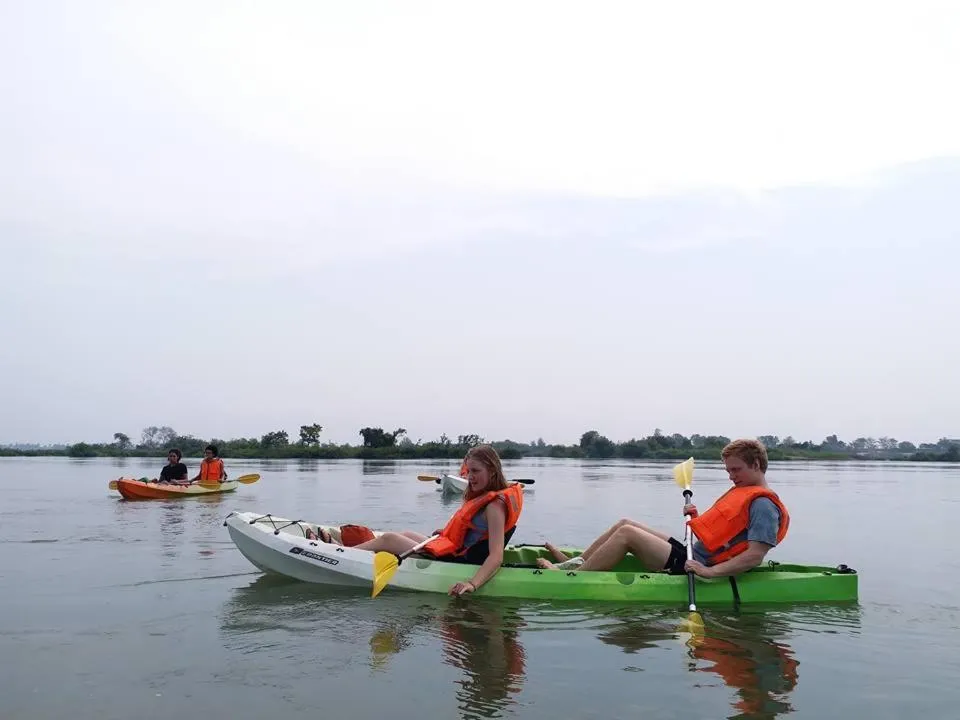 Canoeing in Silver Dolphin Guesthouse & Restaurant