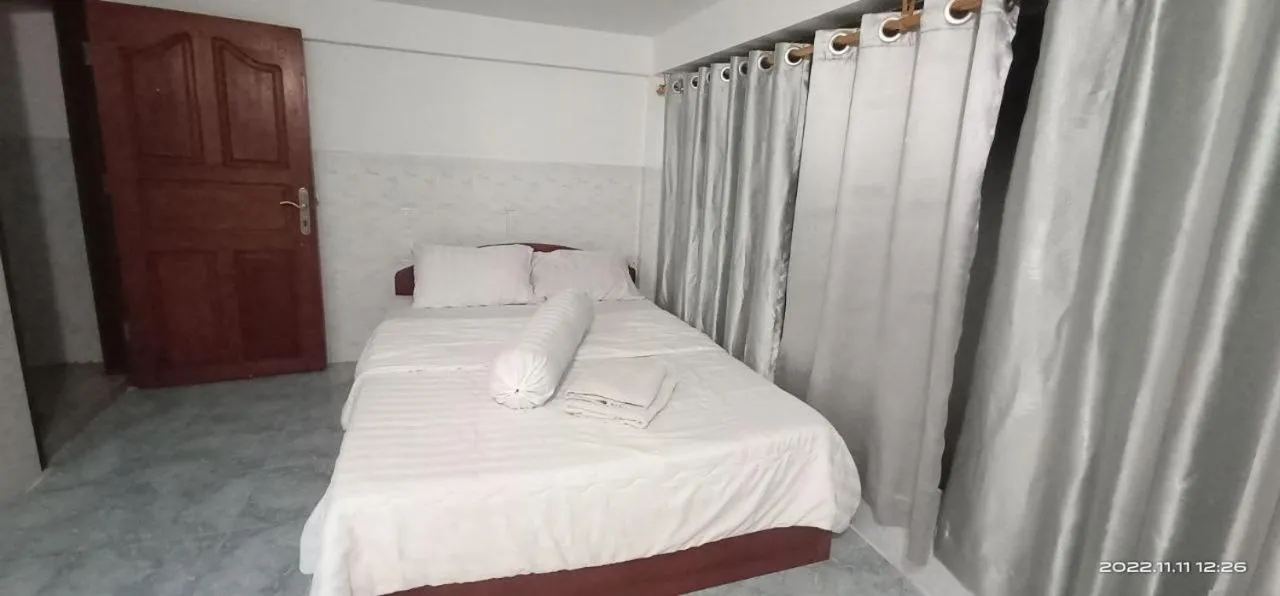 Photo of the whole room, Bed in Silver Dolphin Guesthouse & Restaurant