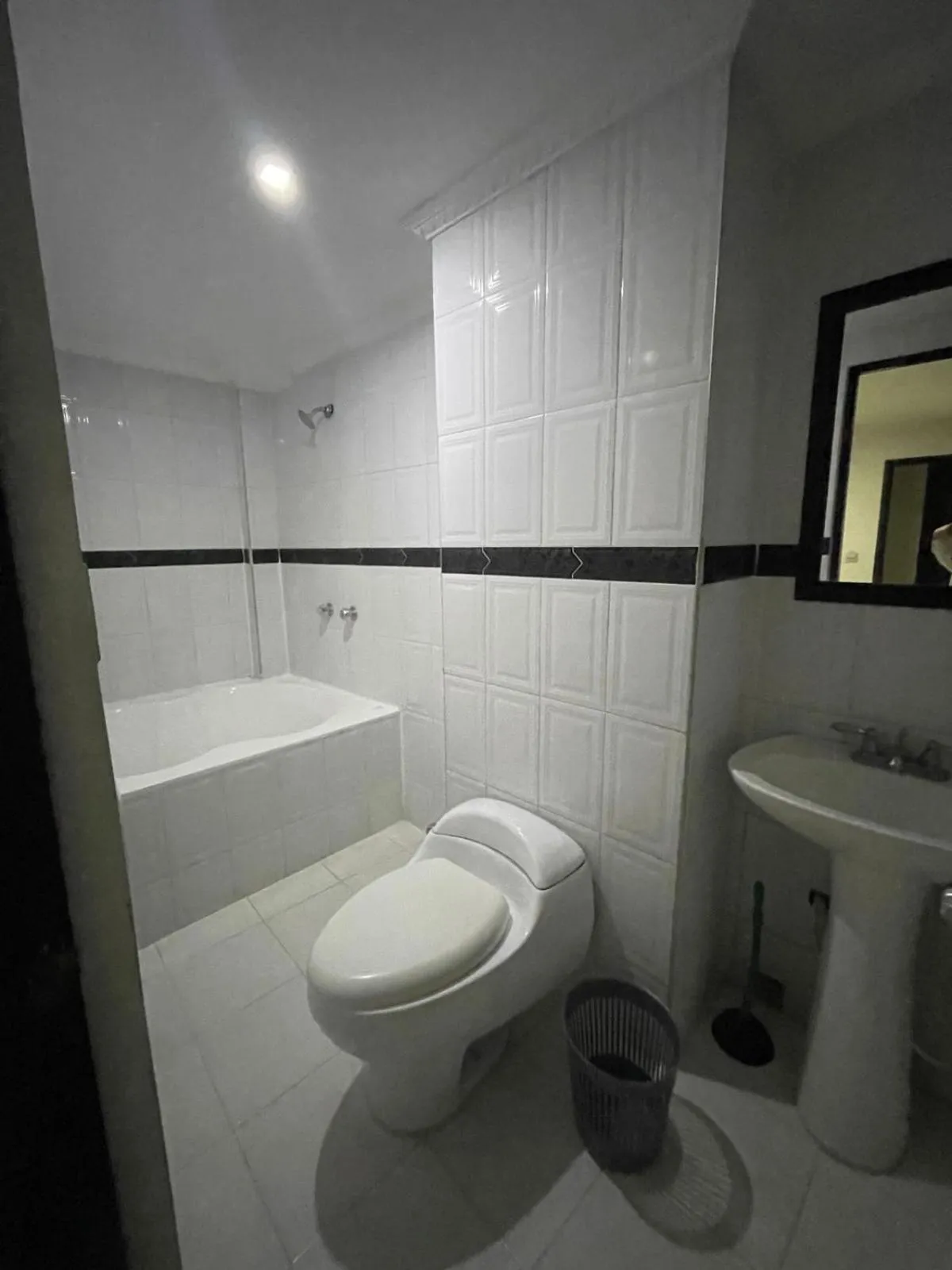 Shower in Hotel Plaza Norte Cali