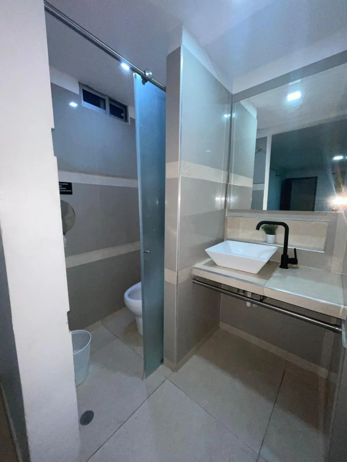 Shower in Hotel Plaza Norte Cali