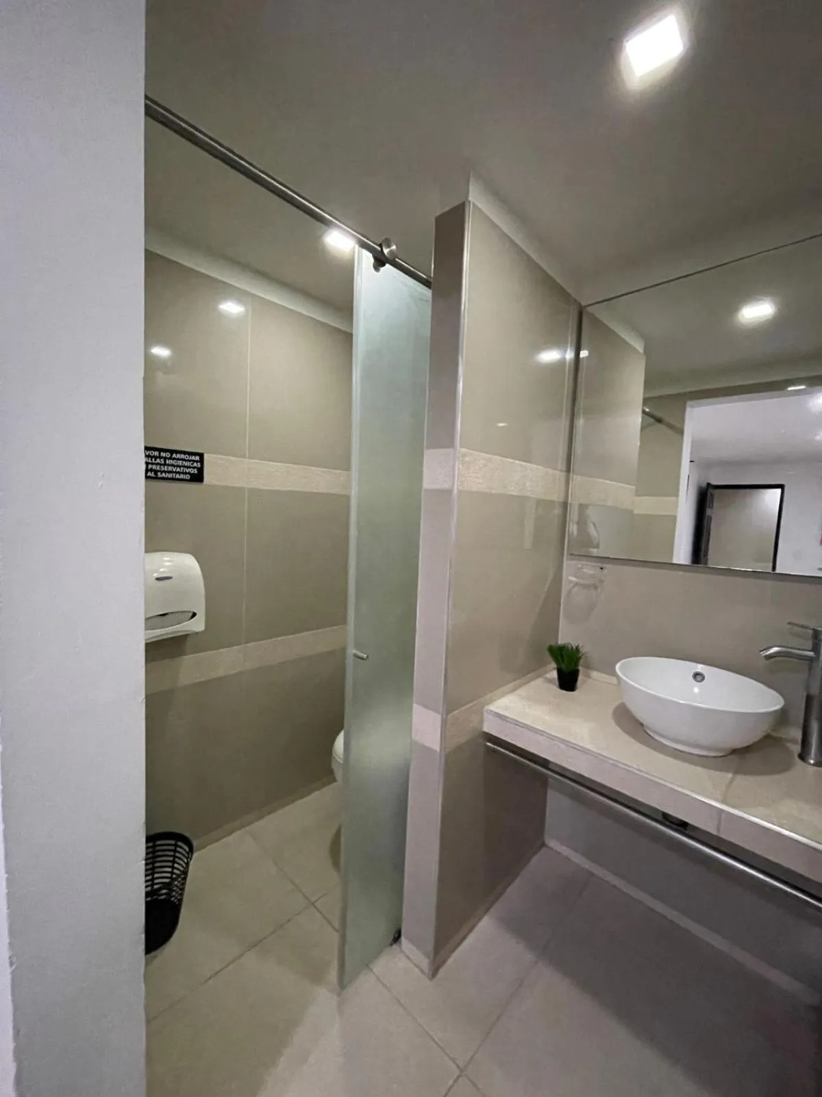 Shower in Hotel Plaza Norte Cali