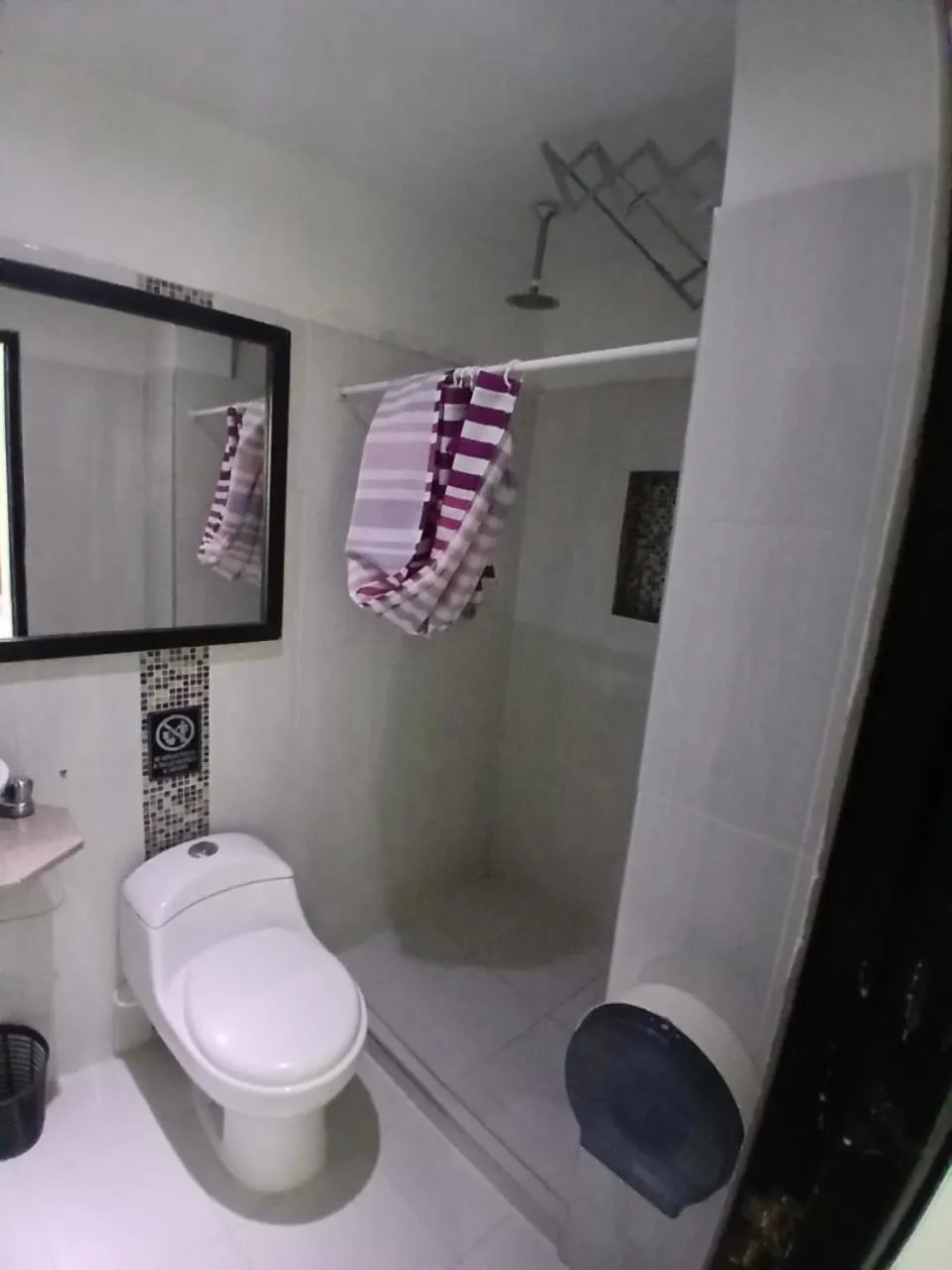 Shower in Hotel Plaza Norte Cali