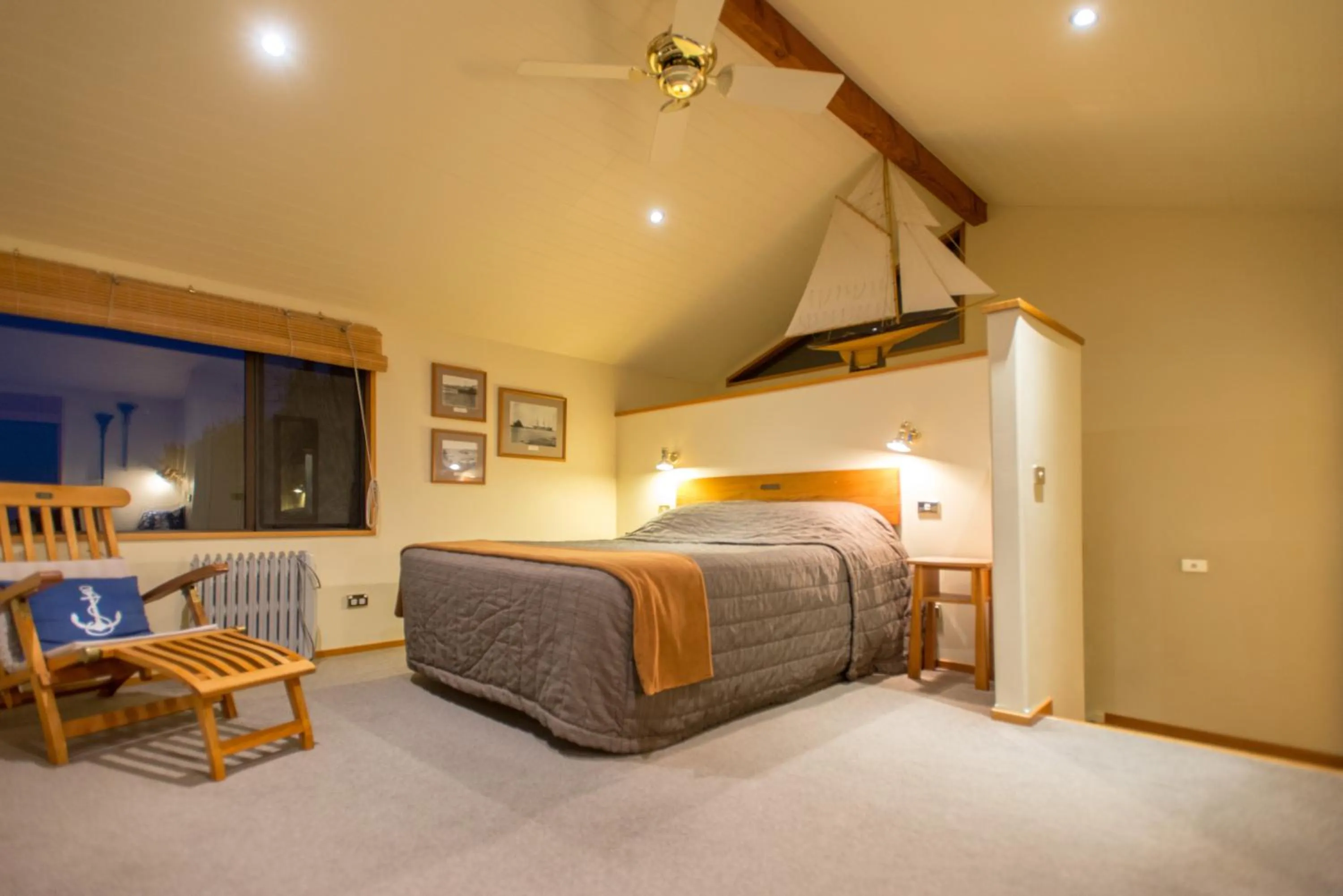 Bed in The Wheelhouse Inn