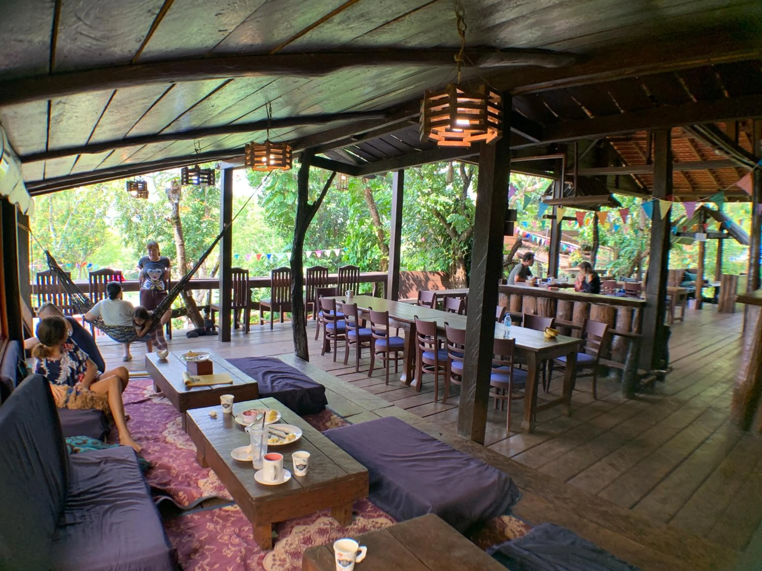Restaurant/places to eat in Nature Lodge