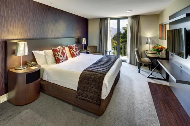 Bedroom, Bed in Rendezvous Heritage Hotel Queenstown