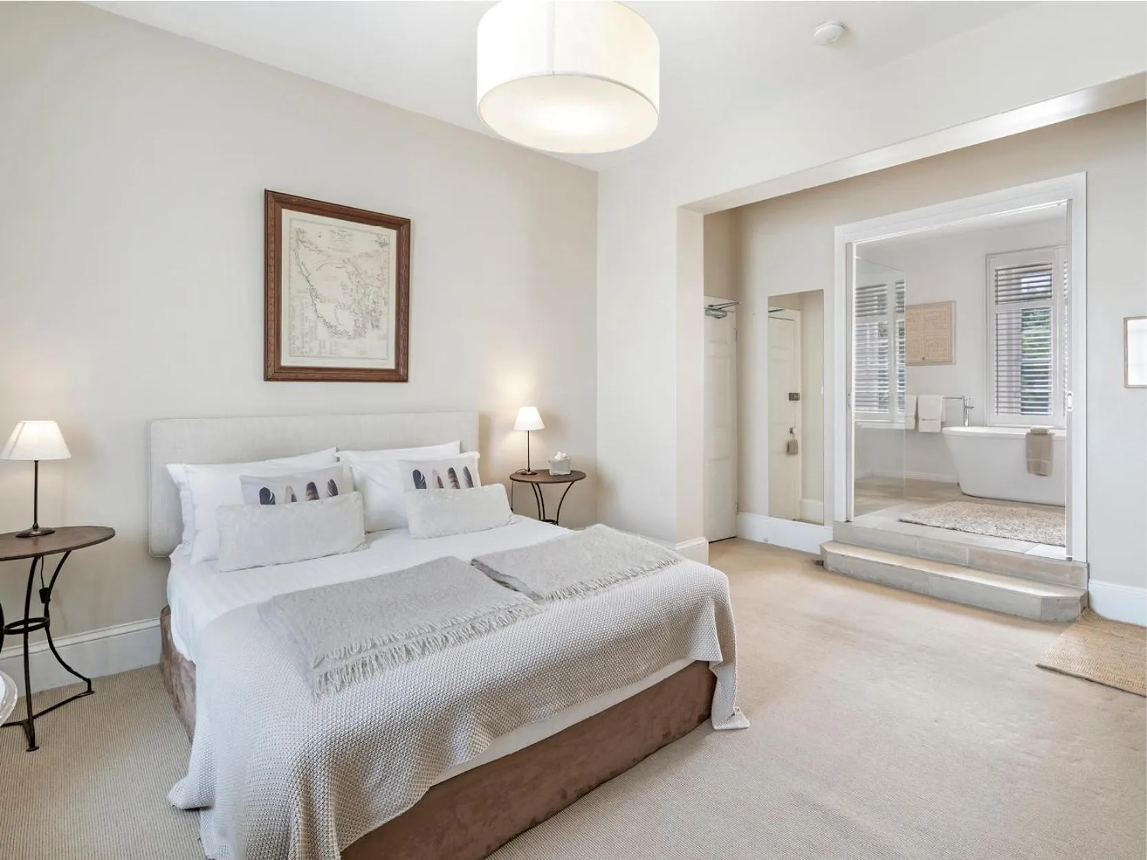 Bedroom, Bed in The Red Feather Inn