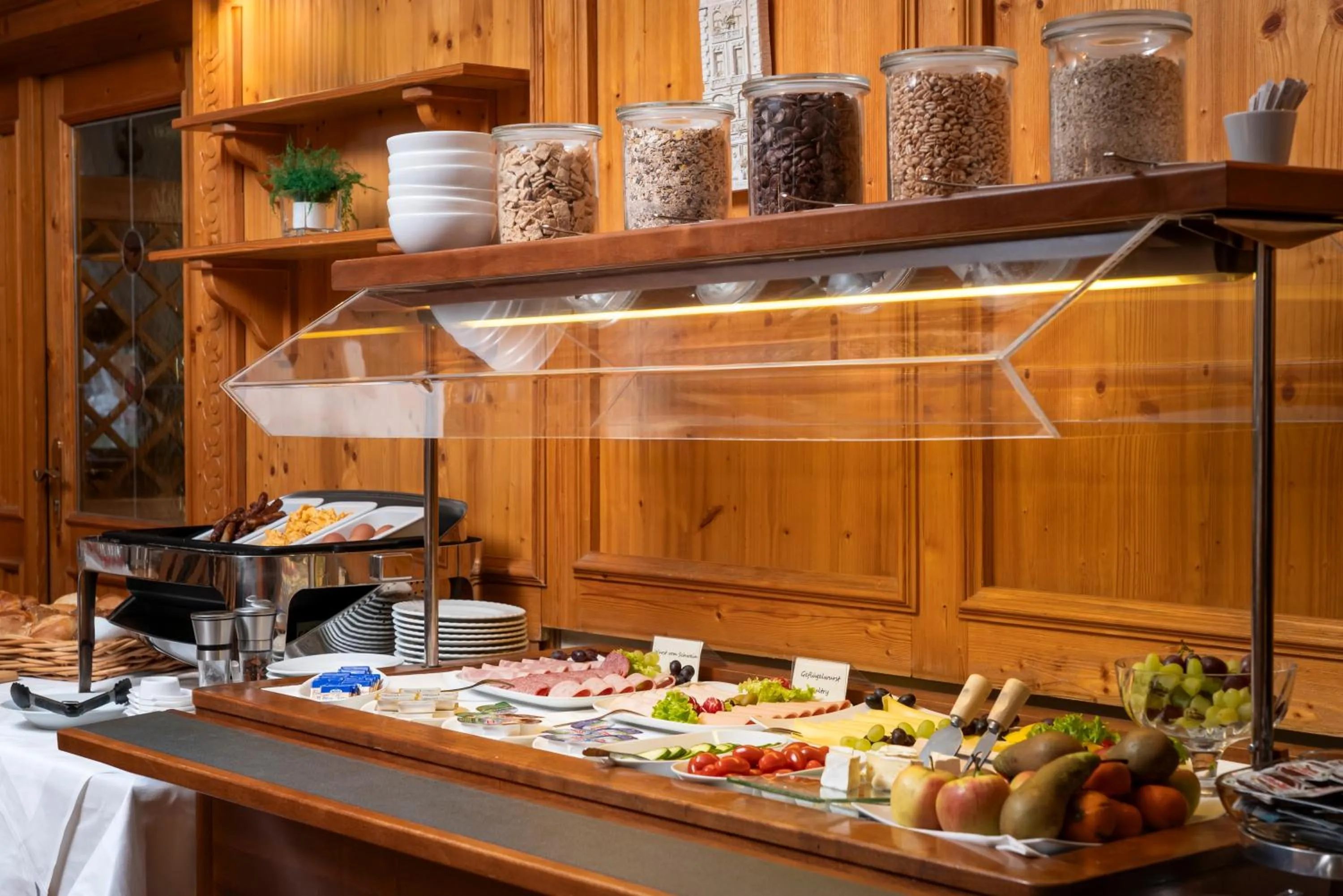 Buffet breakfast in ARKADEN Hotel Kelkheim