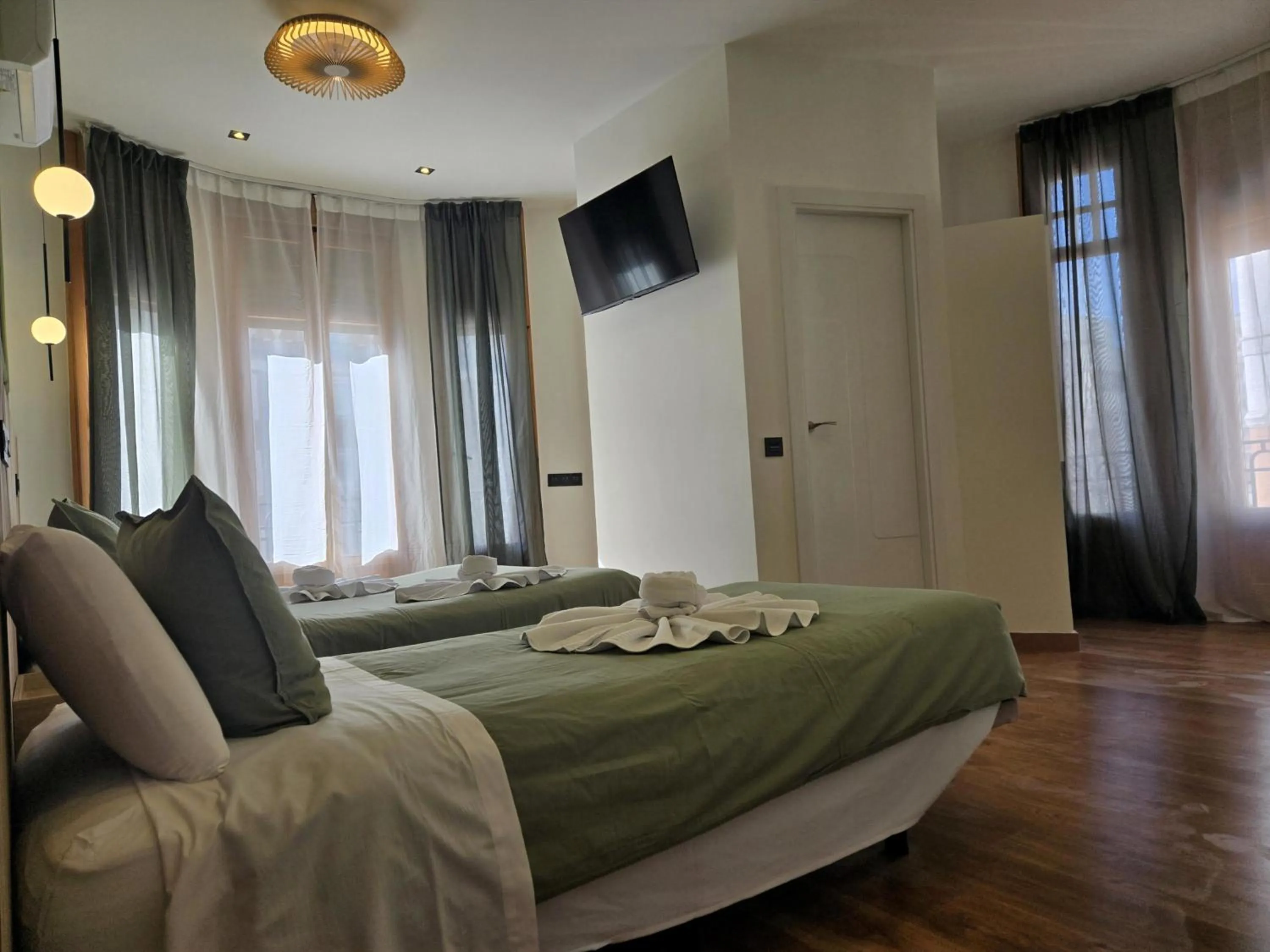 Photo of the whole room, Bed in Hostal Main Street Madrid