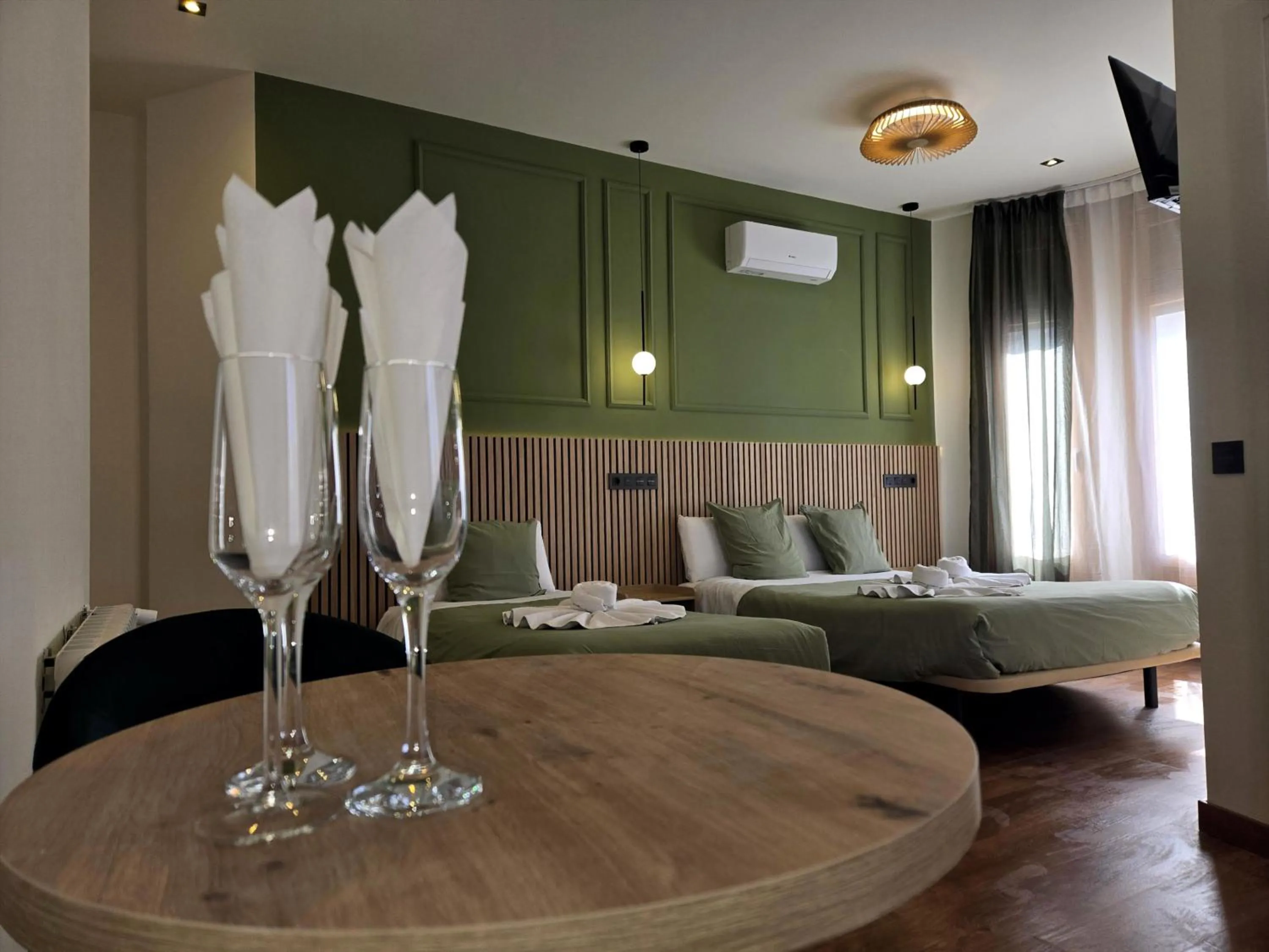 Photo of the whole room in Hostal Main Street Madrid