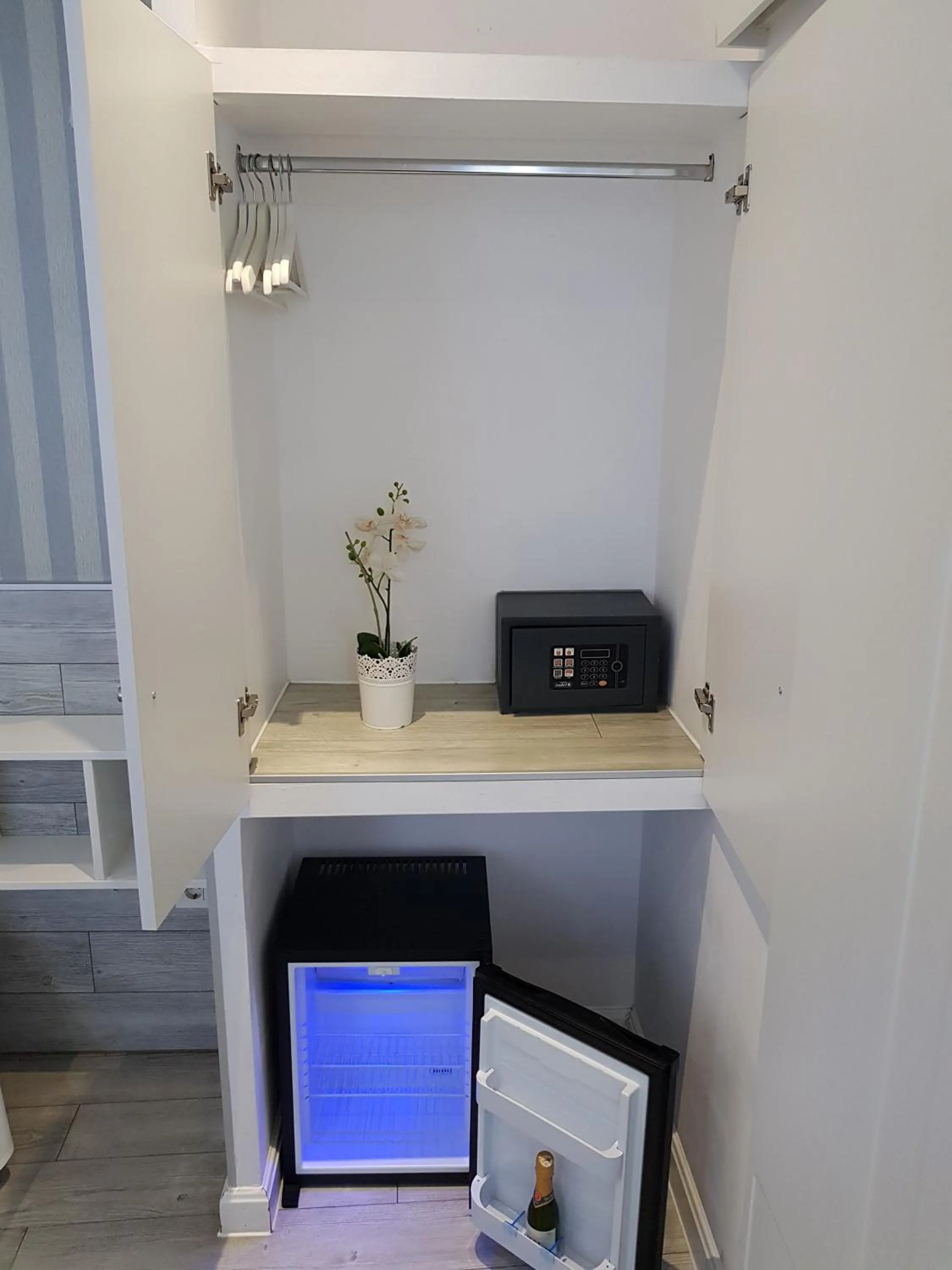 Decorative detail in Hostal Main Street Madrid