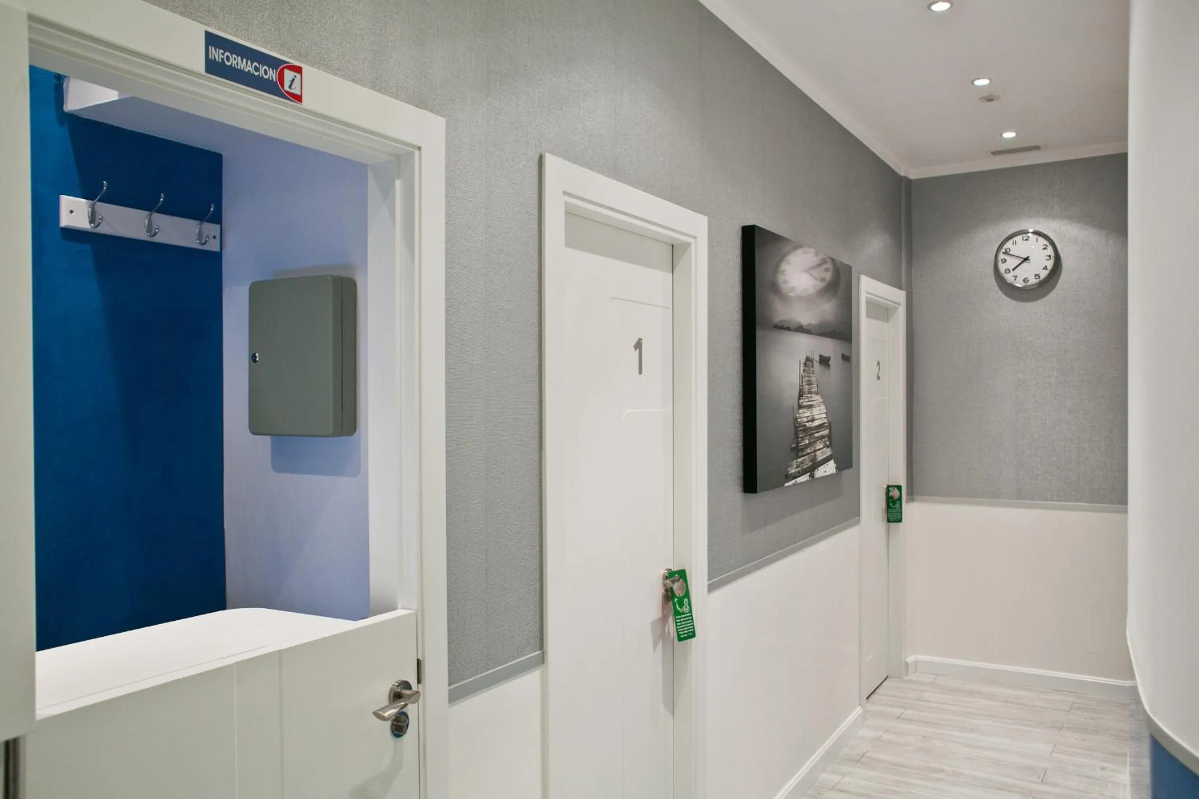 Decorative detail in Hostal Main Street Madrid