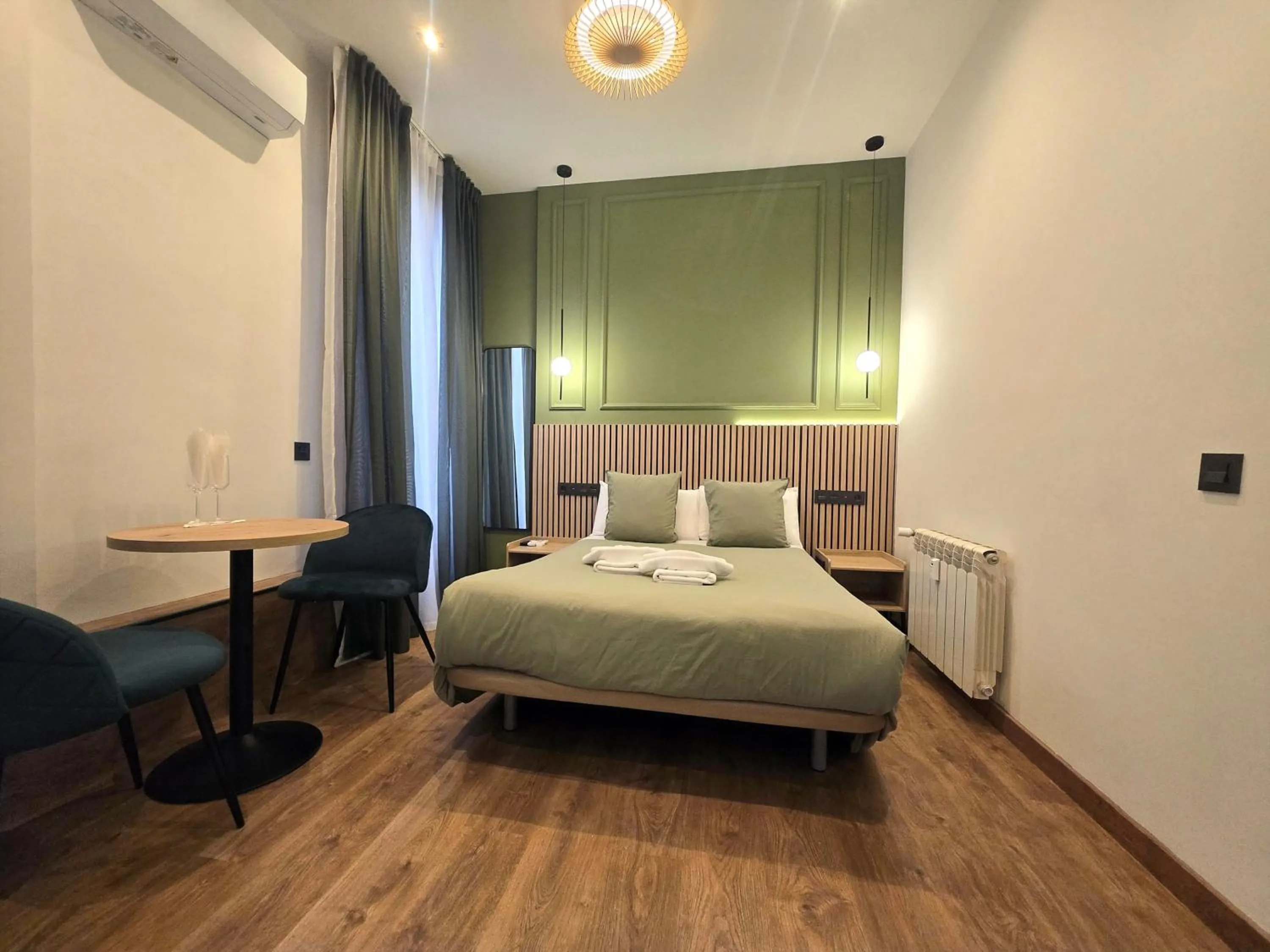 Photo of the whole room, Bed in Hostal Main Street Madrid