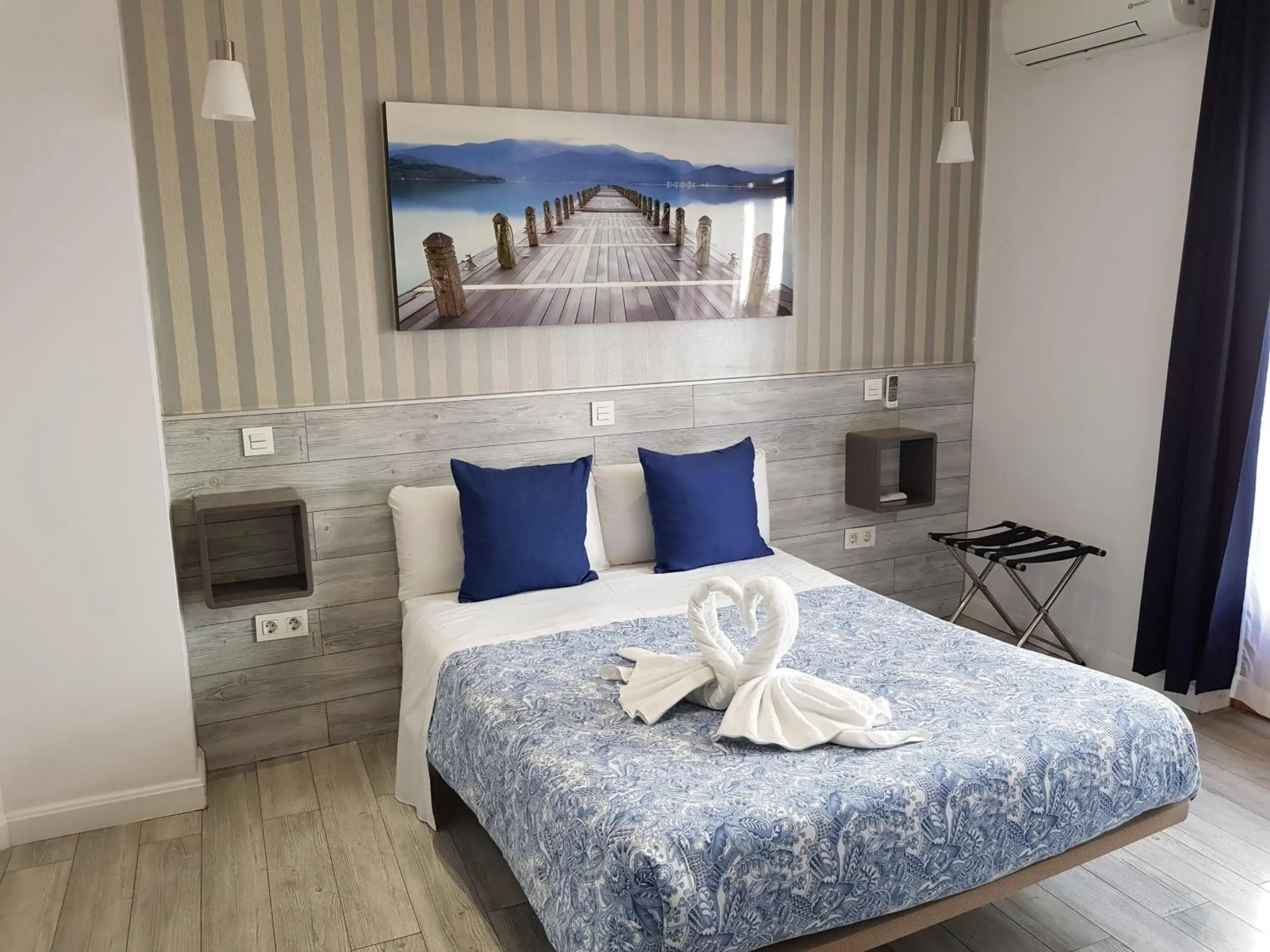 Double Room in Hostal Main Street Madrid Double Room in Hostal Main Street Madrid